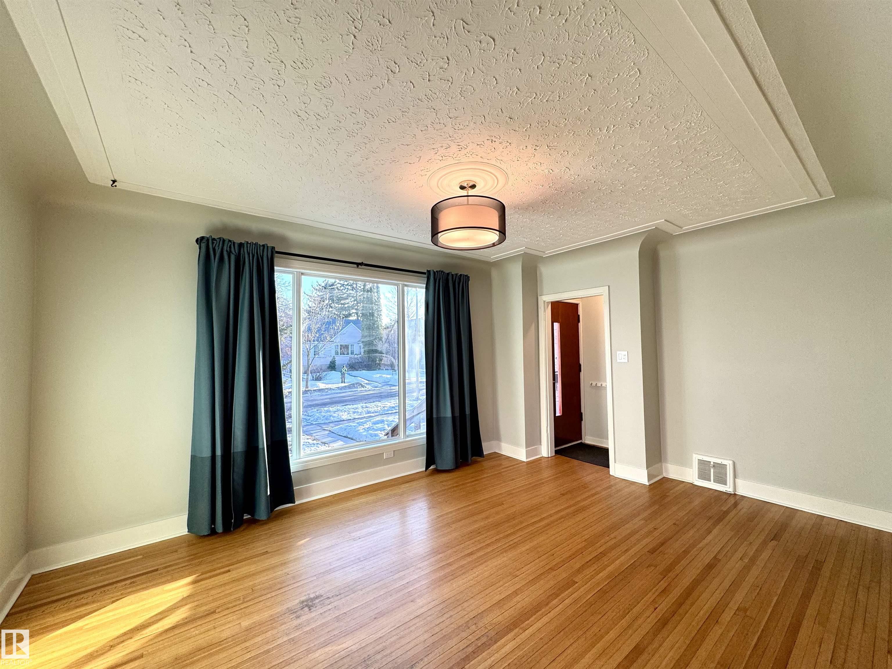 Photo 7 at 10944 71 Avenue NW, Parkallen, Edmonton