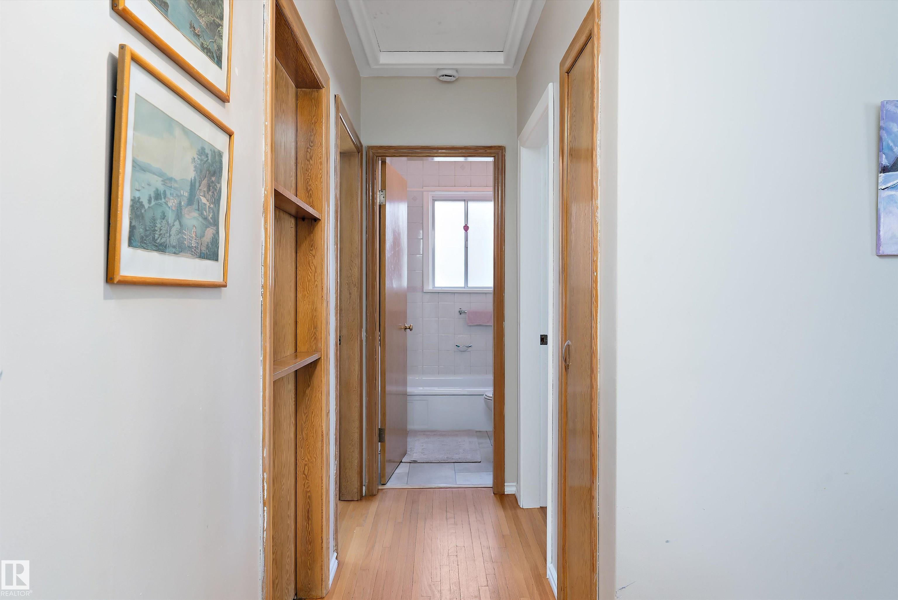 Photo 14 at 9431 65 Avenue NW, Hazeldean, Edmonton