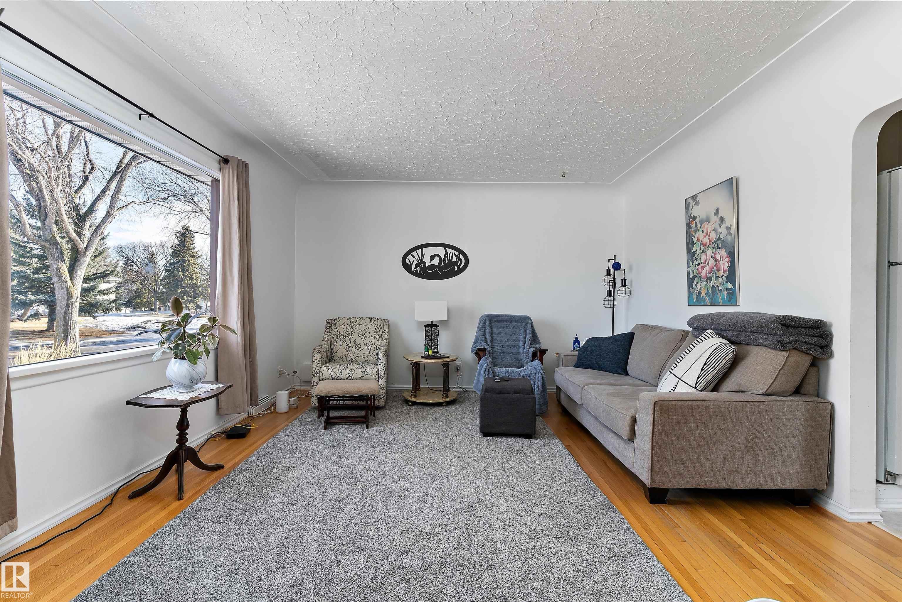 Photo 5 at 9431 65 Avenue NW, Hazeldean, Edmonton