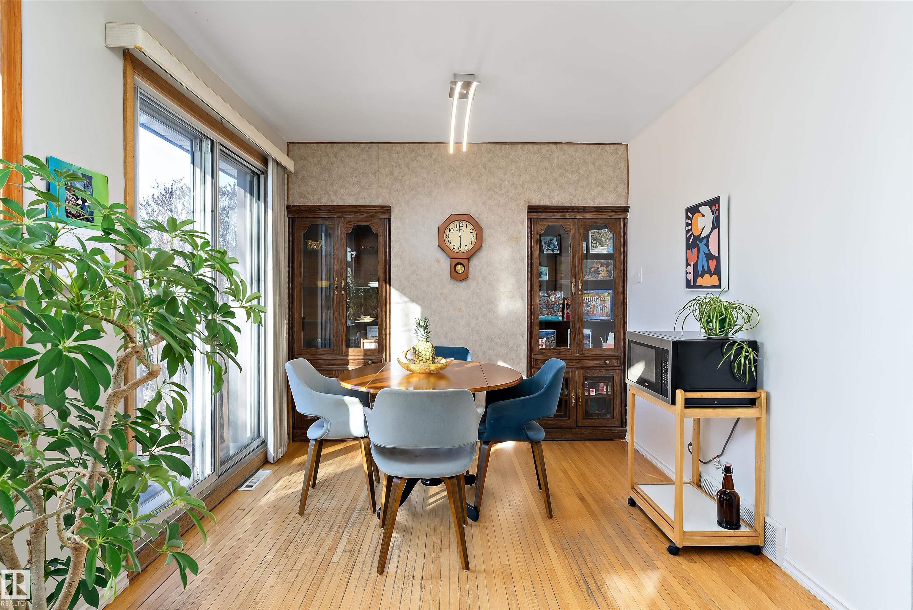 Photo 8 at 9431 65 Avenue NW, Hazeldean, Edmonton