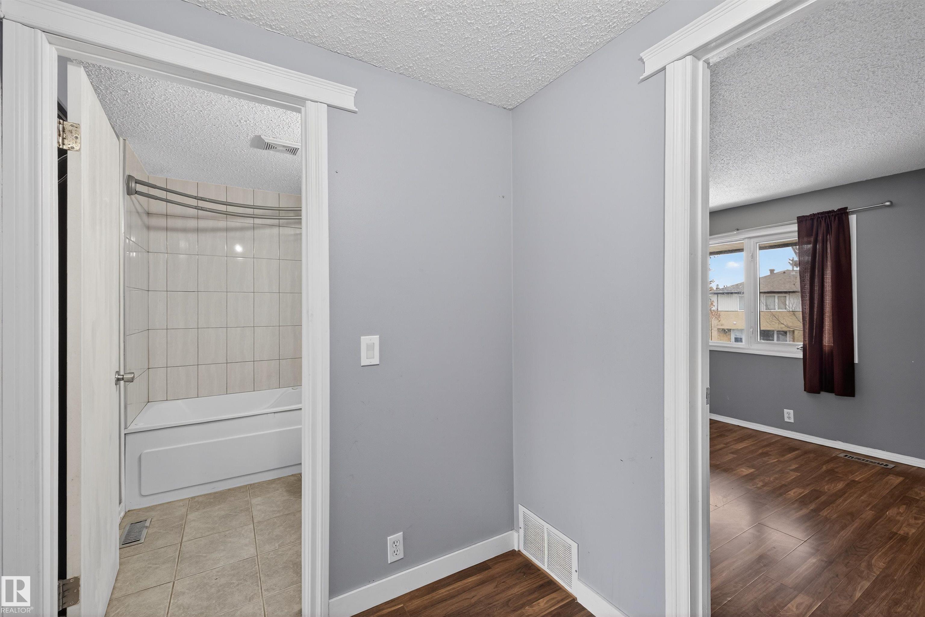 Photo 12 at 3301 139 Avenue NW, Hairsine, Edmonton