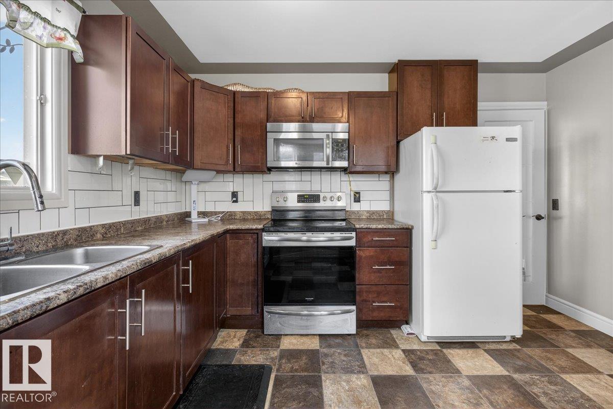 Photo 15 at 4427 32a Avenue NW, Weinlos, Edmonton