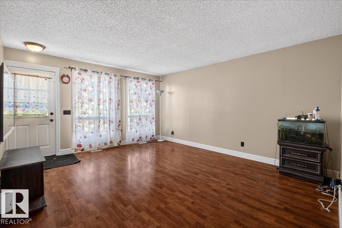 Photo 9 at 4427 32a Avenue NW, Weinlos, Edmonton