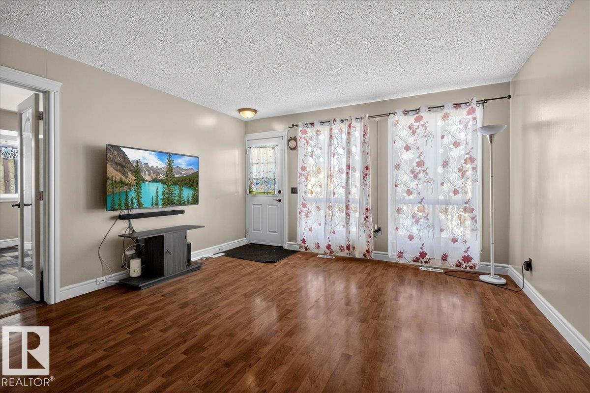 Photo 10 at 4427 32a Avenue NW, Weinlos, Edmonton