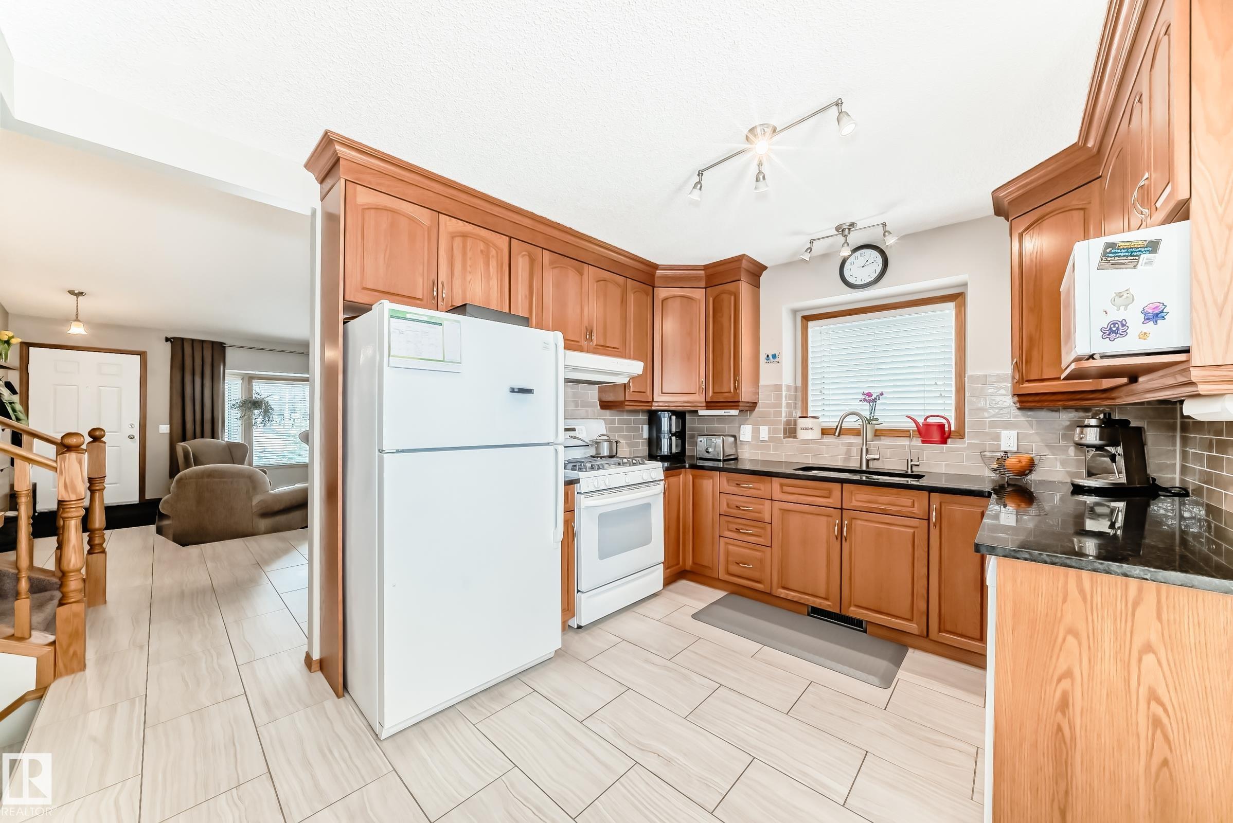 Photo 7 at 13 Donahue Close, Deer Ridge, St. Albert