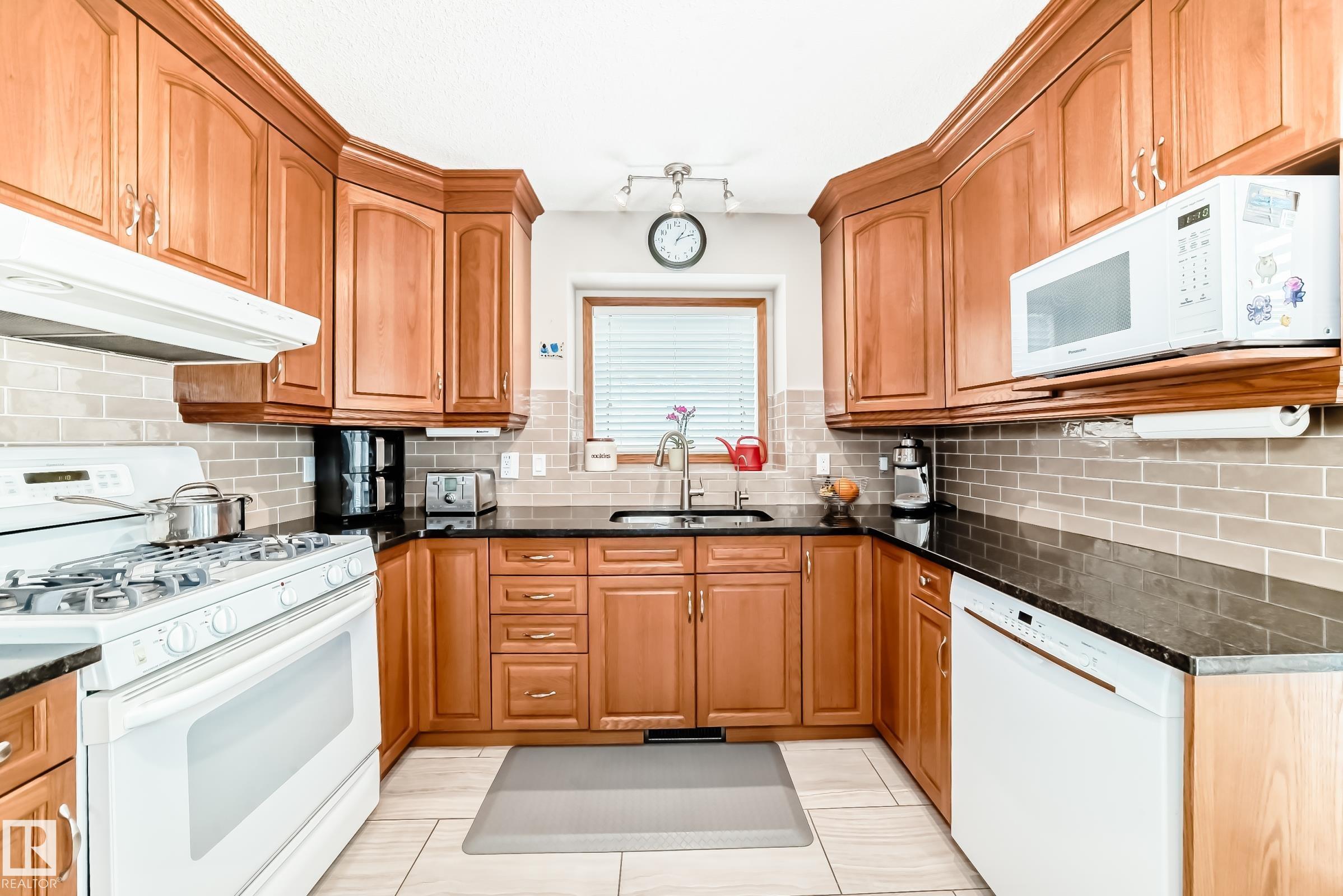 Photo 10 at 13 Donahue Close, Deer Ridge, St. Albert