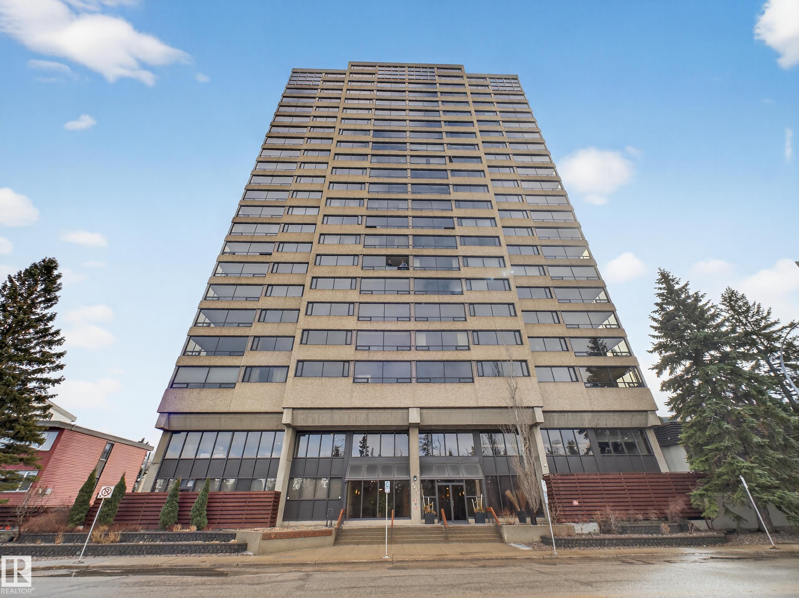 Photo 3 at 1002 - 9929 Saskatchewan Drive NW, Strathcona, Edmonton