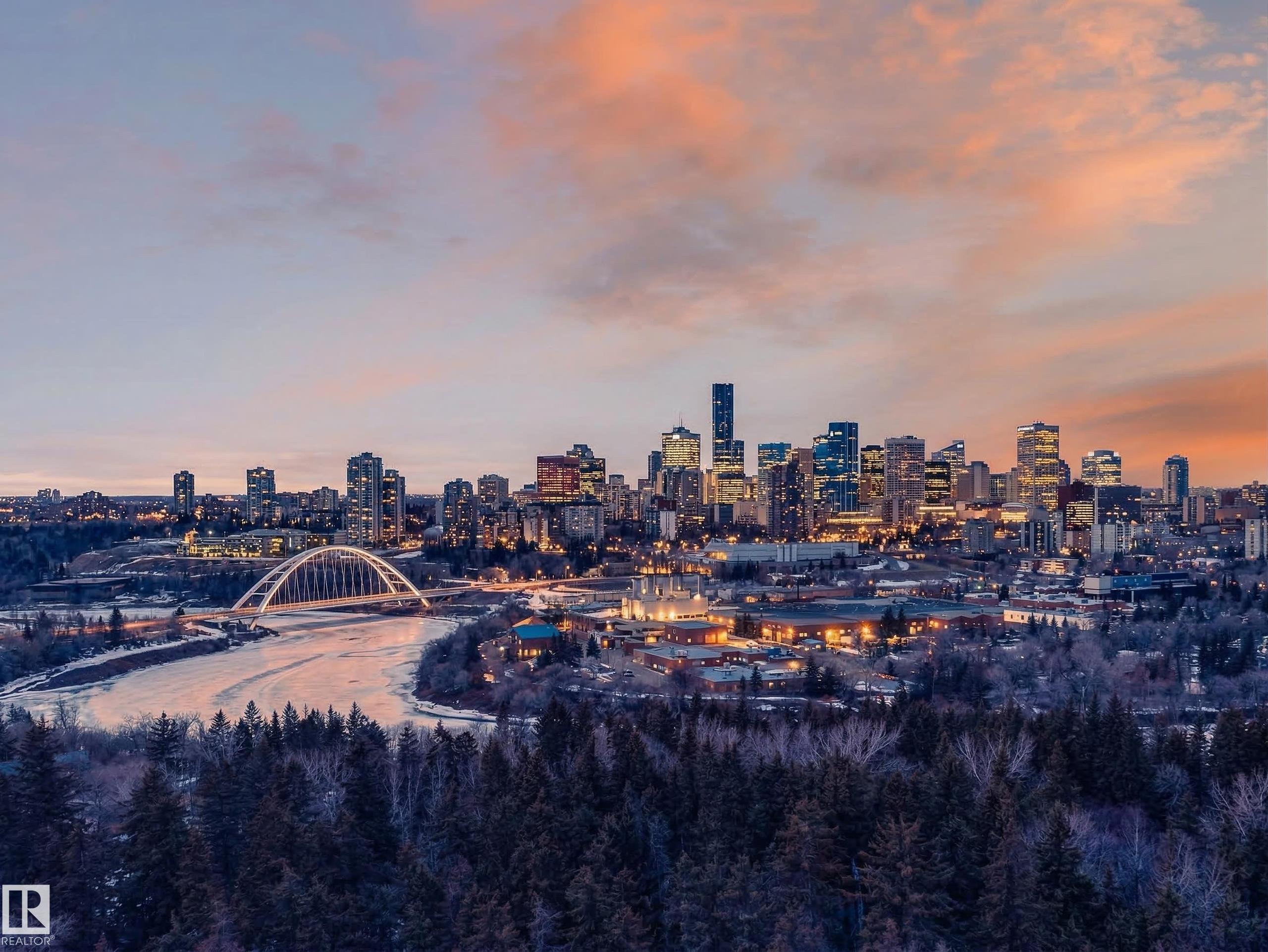 Photo 5 at 1002 - 9929 Saskatchewan Drive NW, Strathcona, Edmonton