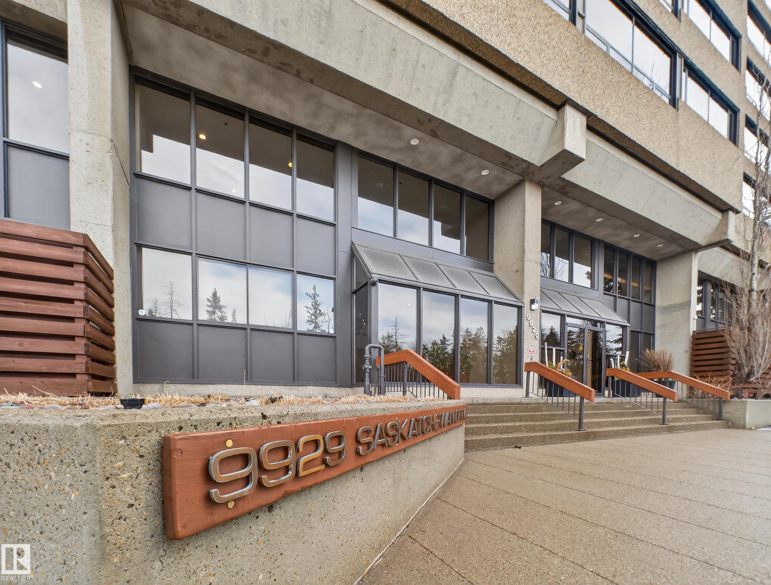 Photo 6 at 1002 - 9929 Saskatchewan Drive NW, Strathcona, Edmonton