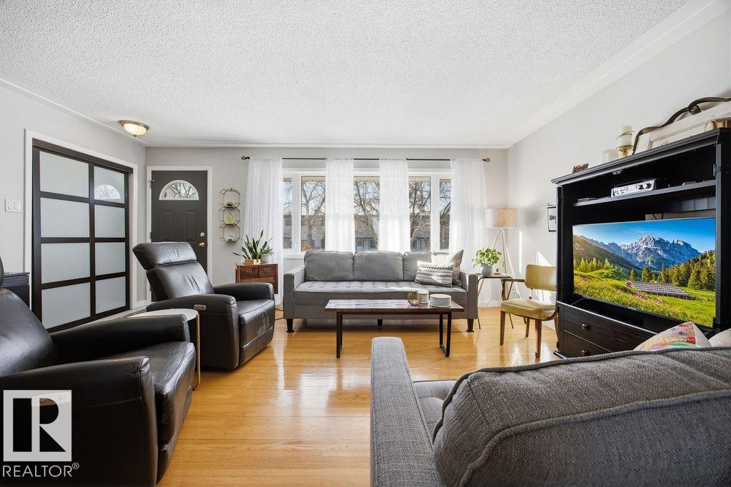 Photo 4 at 8508 131 Avenue NW, Killarney, Edmonton