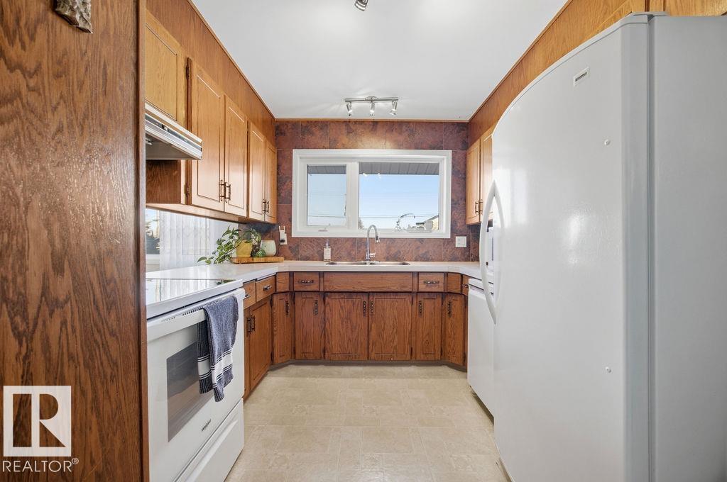 Photo 10 at 8508 131 Avenue NW, Killarney, Edmonton