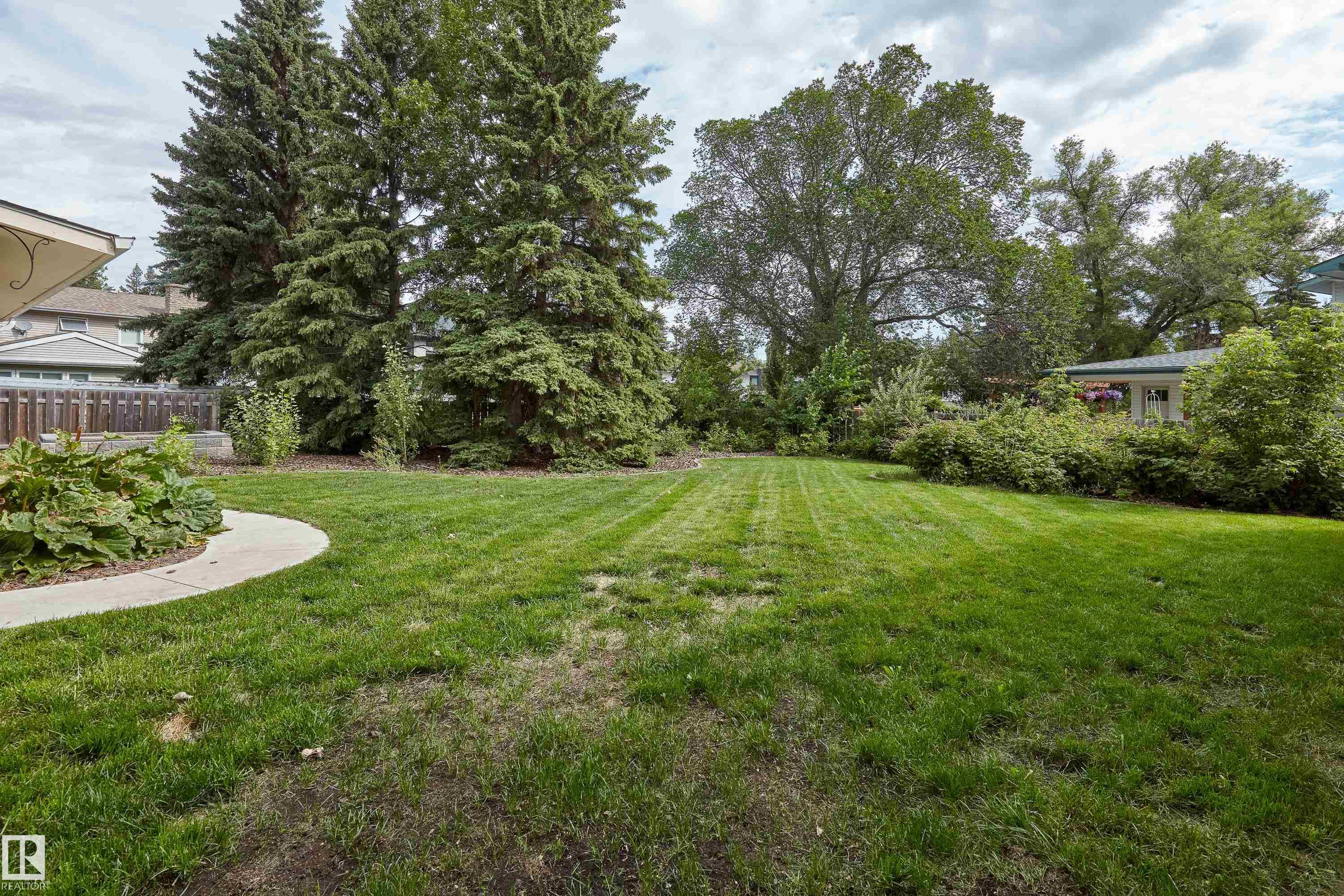 Photo 34 at 6628 124 Street NW, Grandview Heights, Edmonton