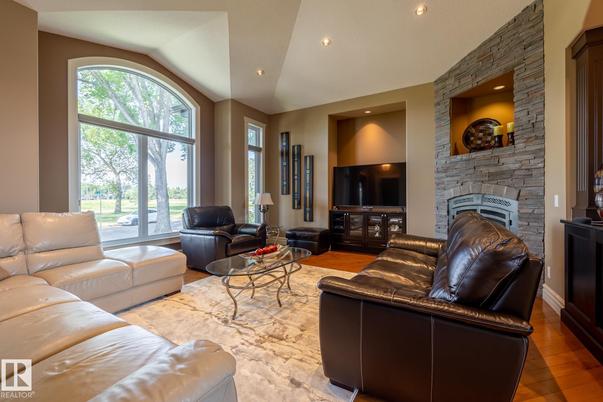 Photo 7 at 7620 98a Avenue NW, Forest Heights, Edmonton