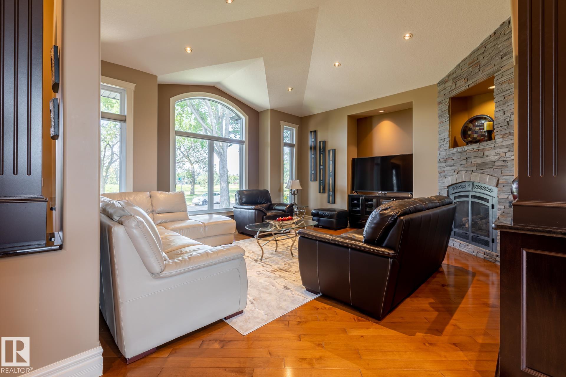 Photo 8 at 7620 98a Avenue NW, Forest Heights, Edmonton