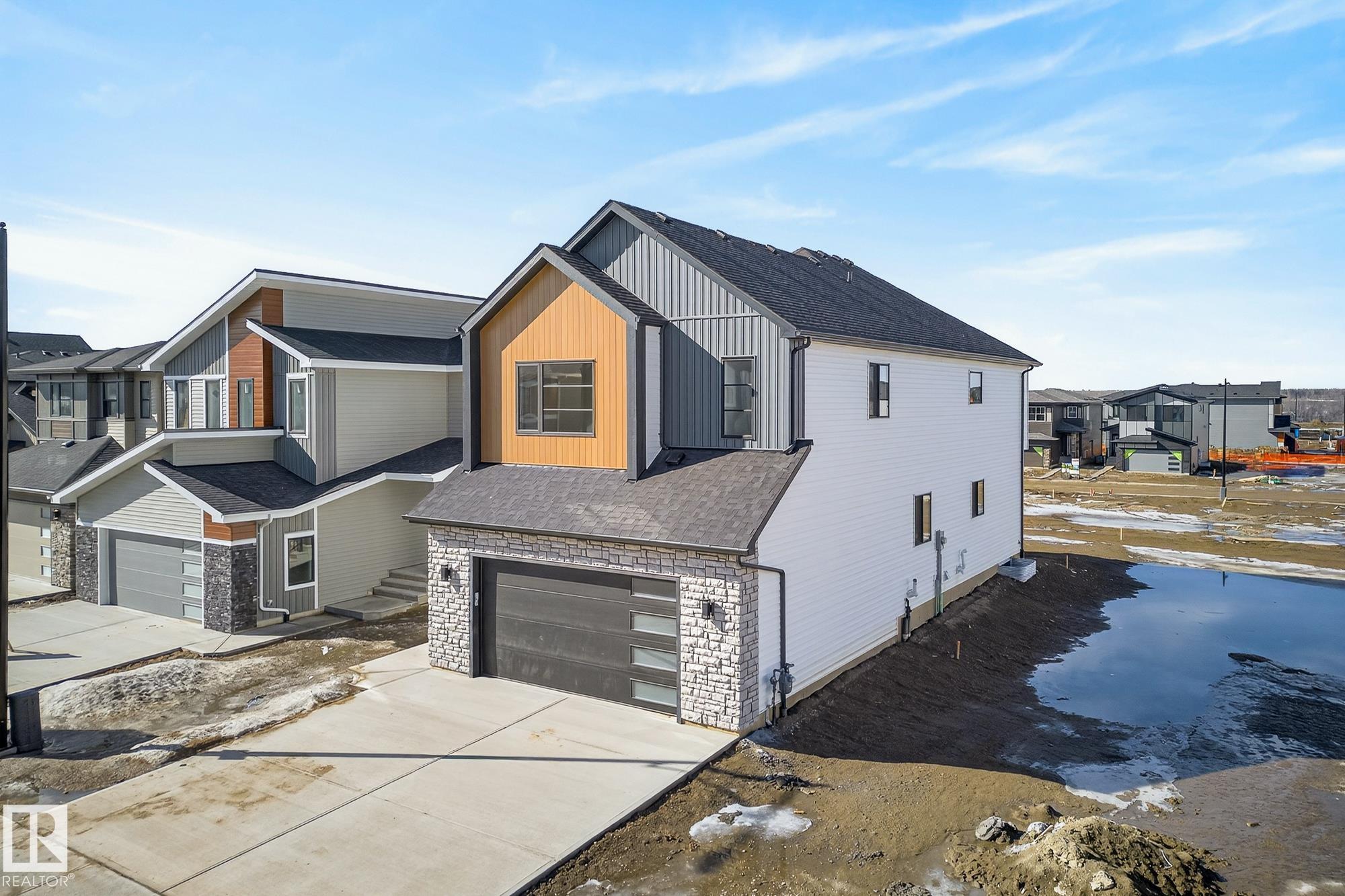 Photo 4 at 7087 Kiviaq Crescent SW, Keswick, Edmonton