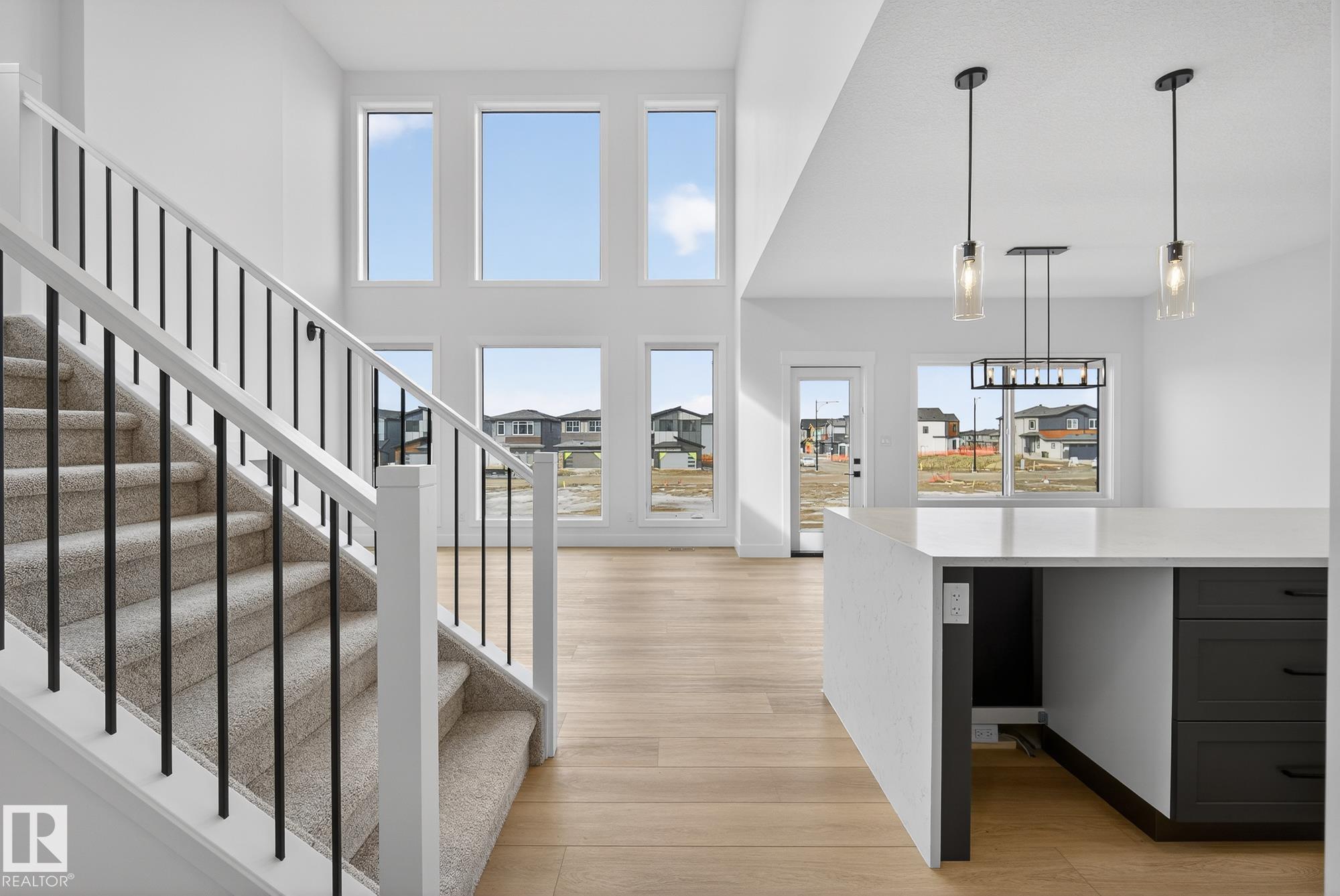 Photo 10 at 7087 Kiviaq Crescent SW, Keswick, Edmonton