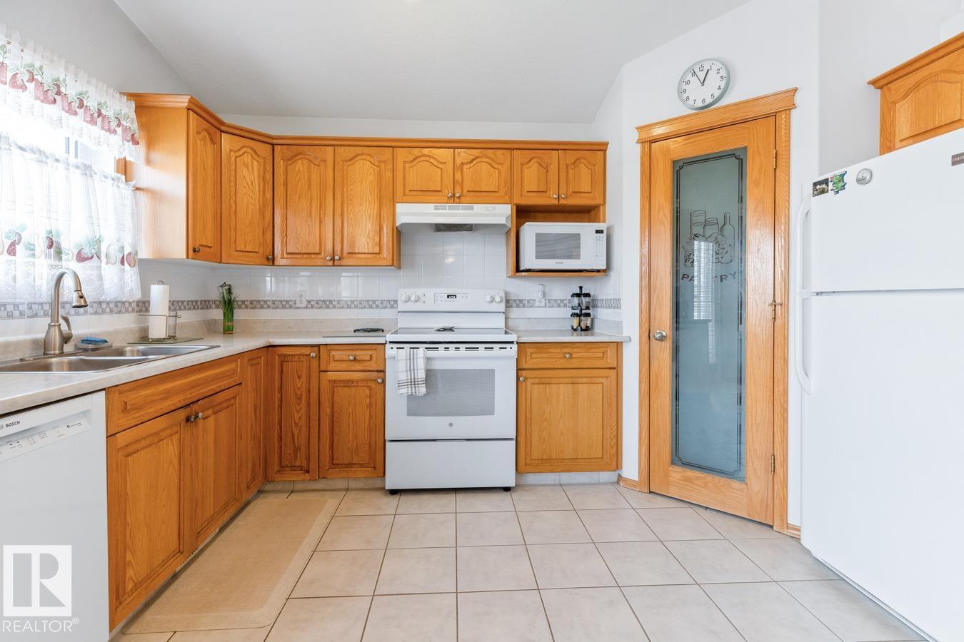 Photo 13 at 6704 164 Avenue NW, Ozerna, Edmonton