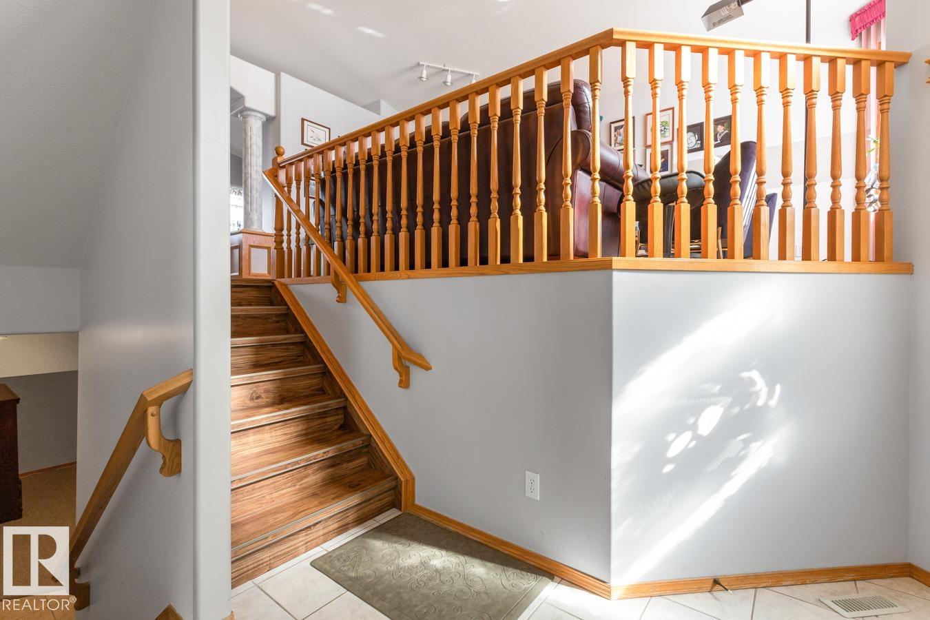 Photo 3 at 6704 164 Avenue NW, Ozerna, Edmonton