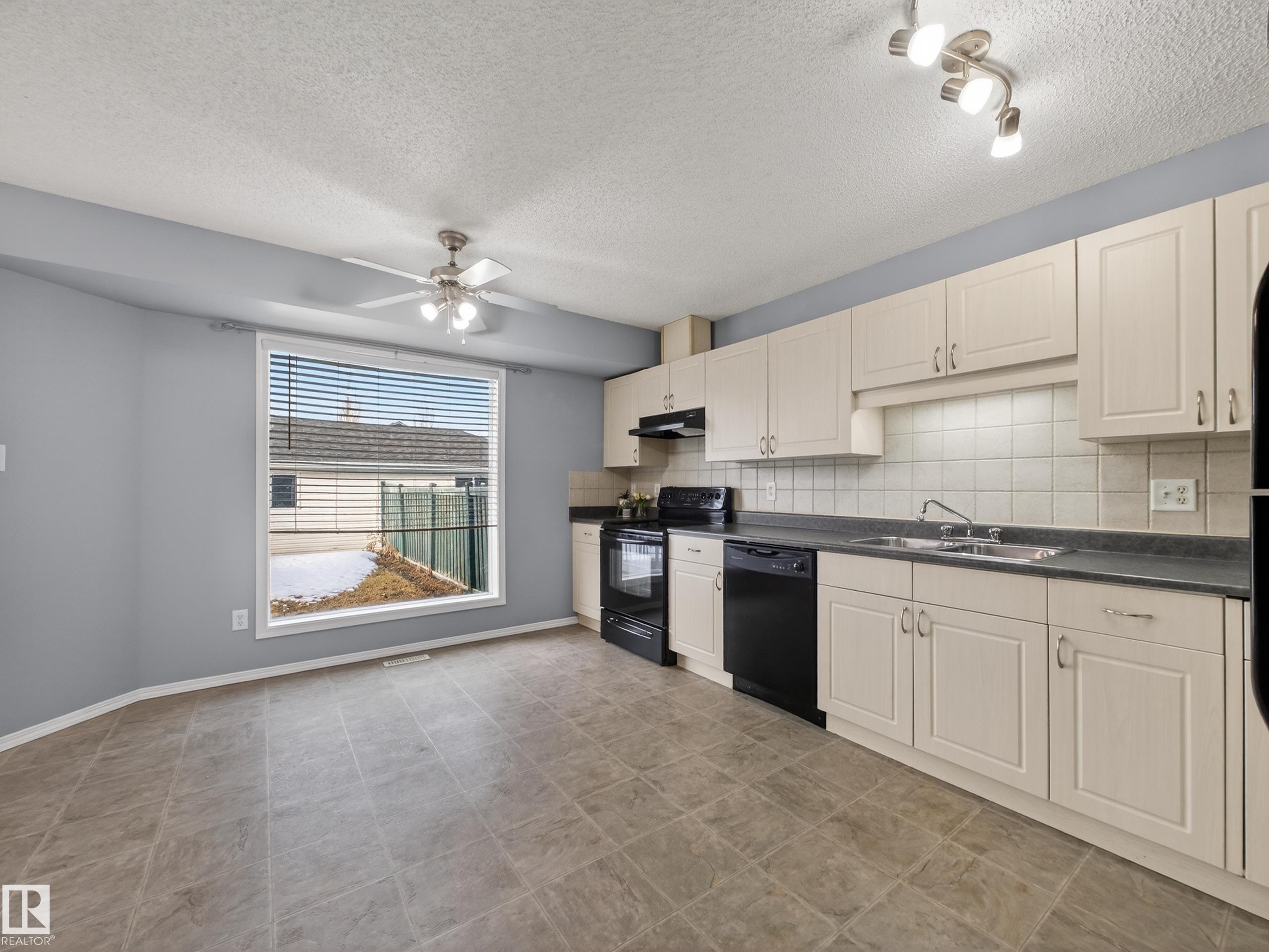 Photo 11 at 11919 18 Avenue SW, Rutherford, Edmonton