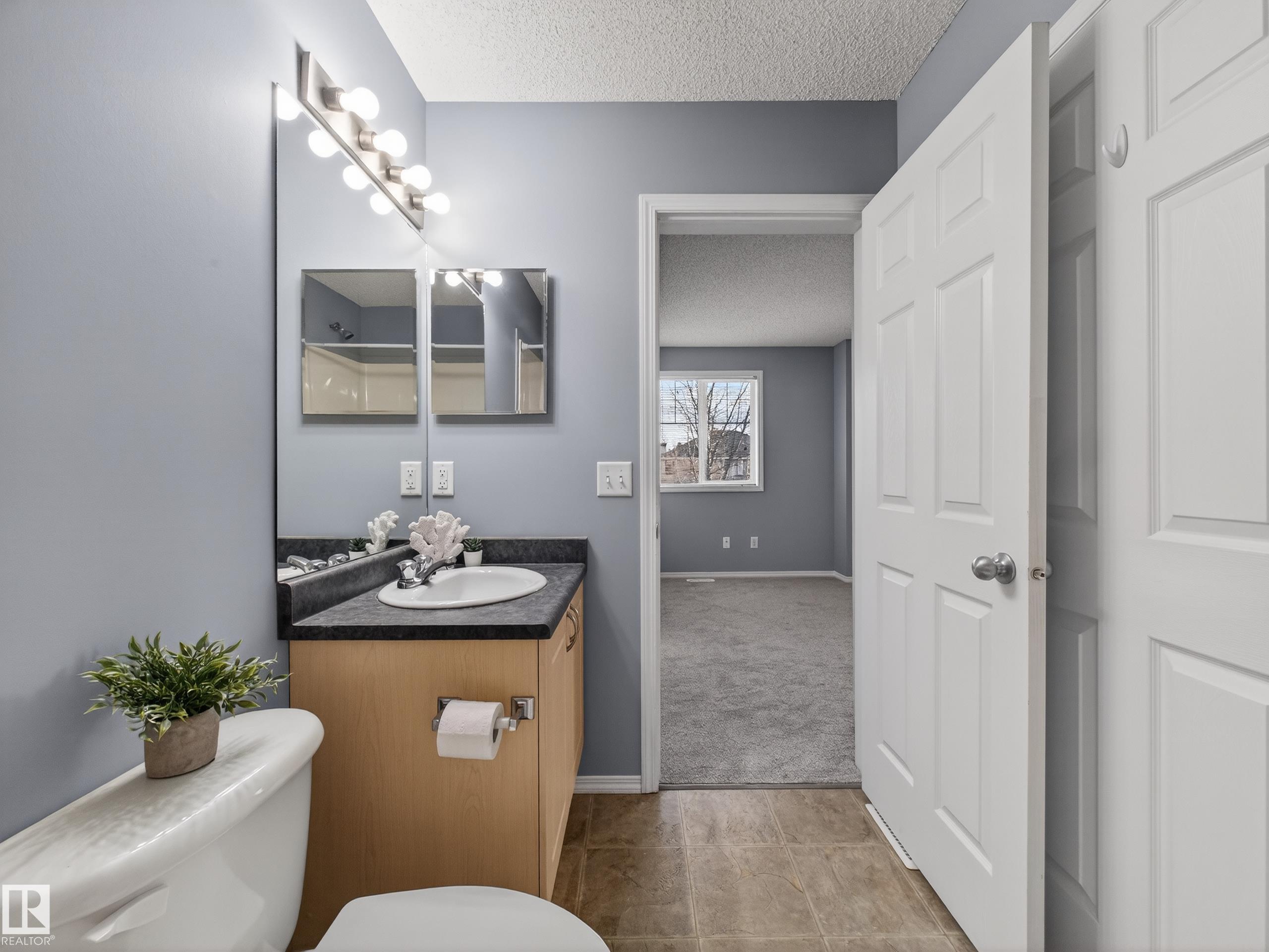 Photo 31 at 11919 18 Avenue SW, Rutherford, Edmonton