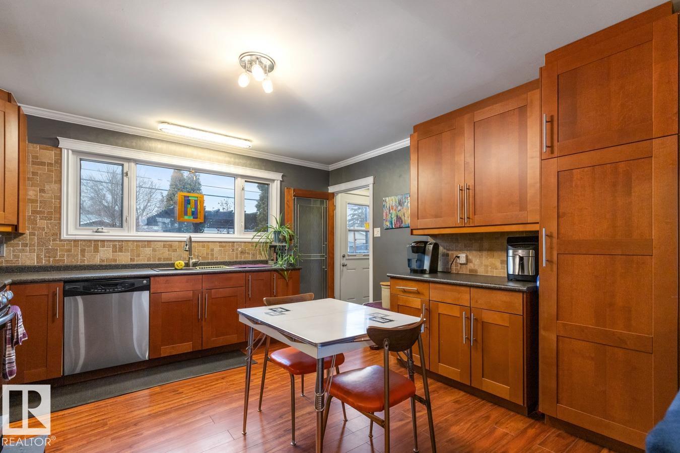 Photo 13 at 10512 44 Street NW, Gold Bar, Edmonton