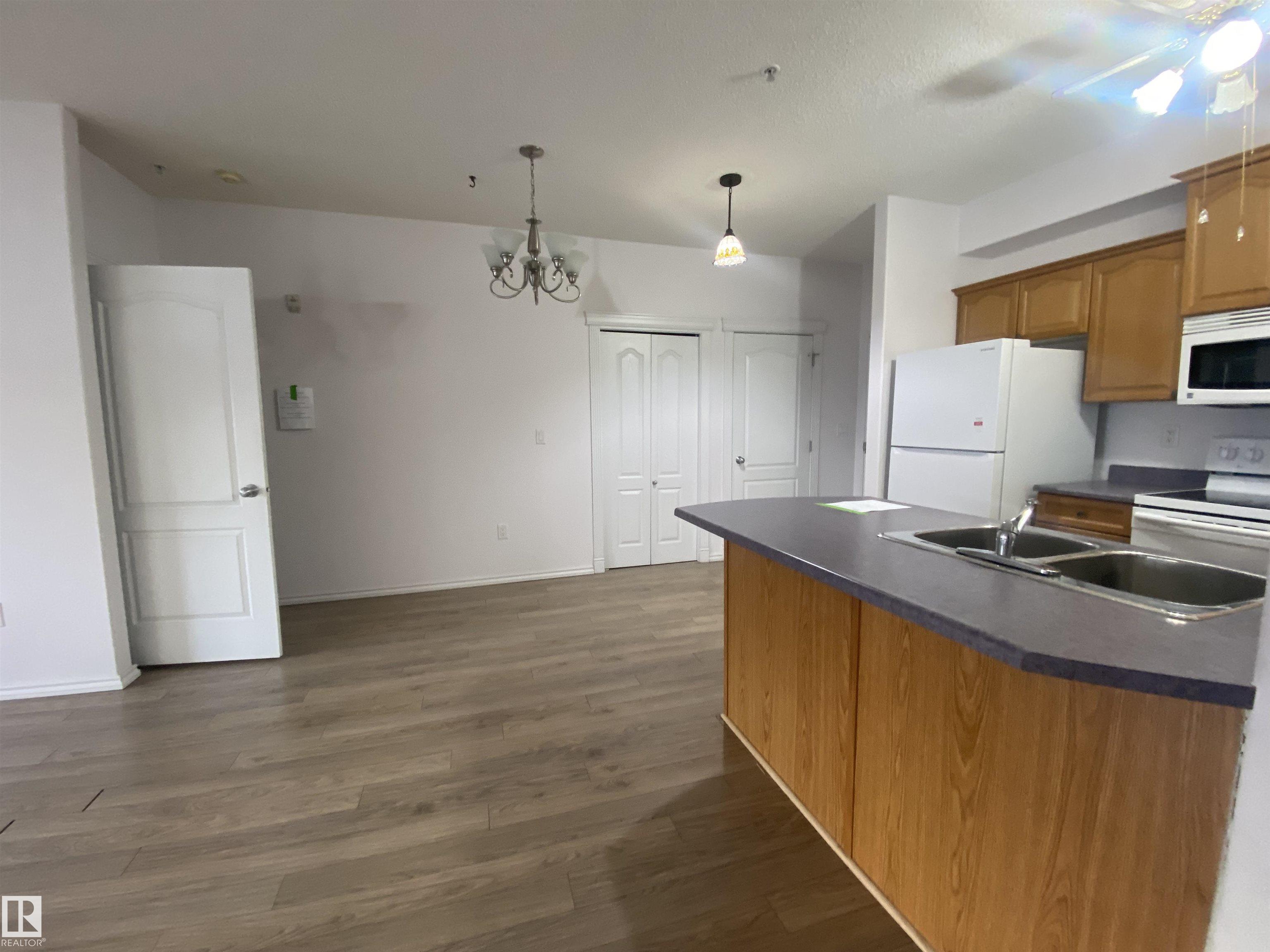 Photo 5 at 206 - 16715 100 Avenue NW, Glenwood, Edmonton