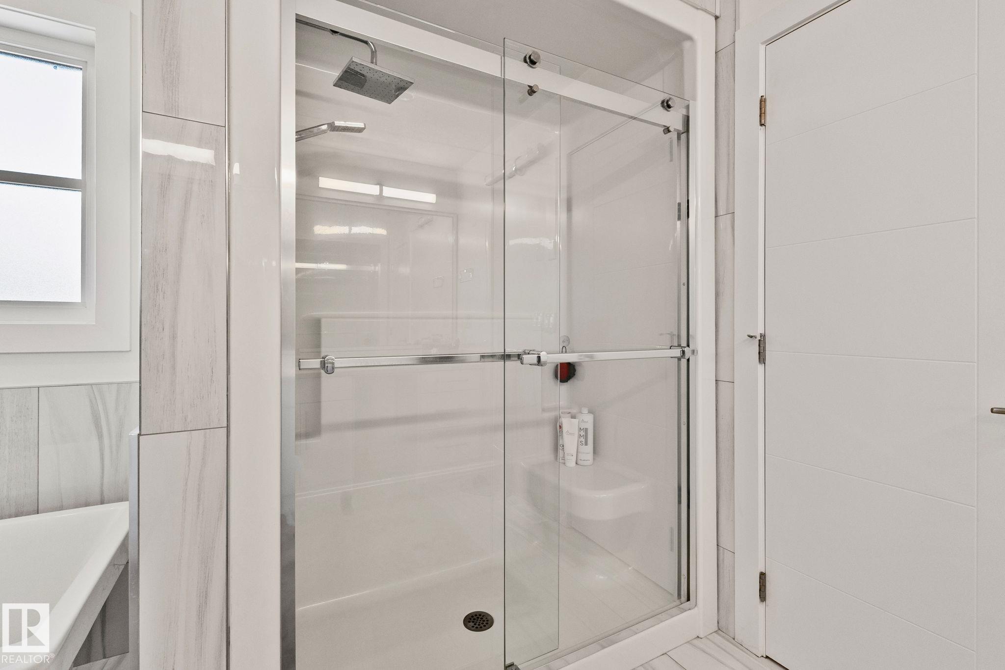 Photo 29 at 1175 Hainstock Green green SW, Hays Ridge Area, Edmonton