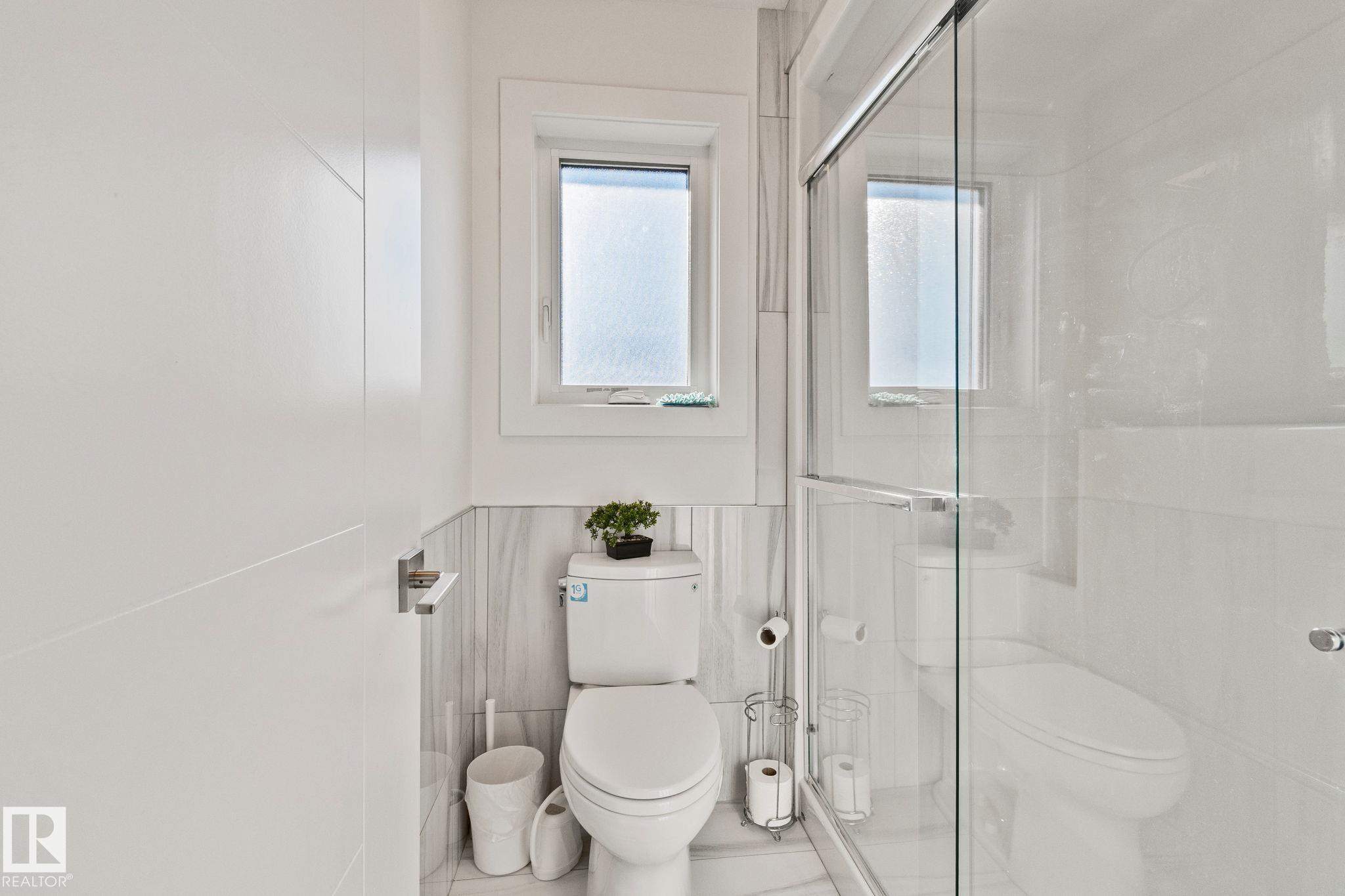 Photo 40 at 1175 Hainstock Green green SW, Hays Ridge Area, Edmonton