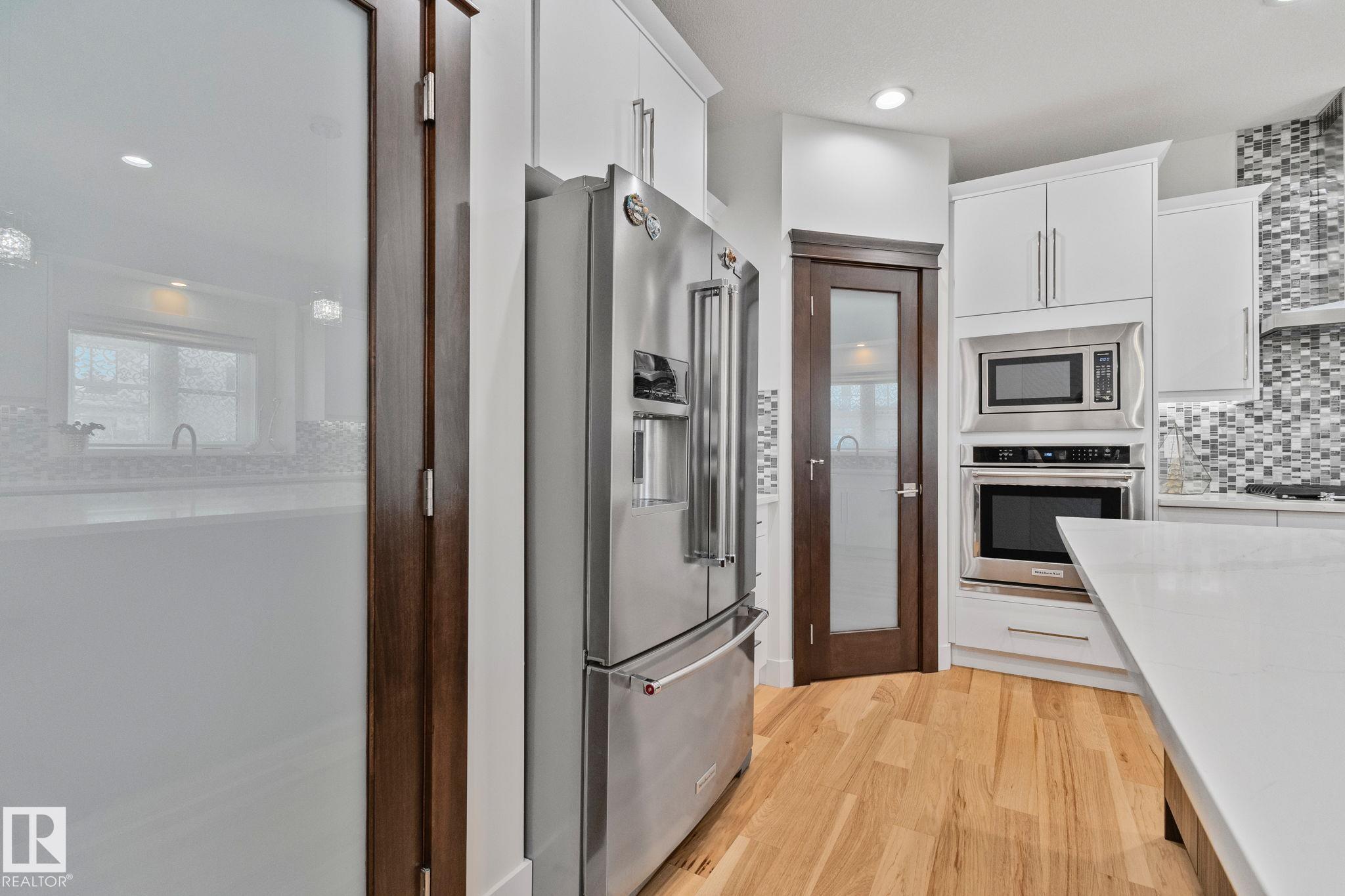 Photo 8 at 1175 Hainstock Green green SW, Hays Ridge Area, Edmonton