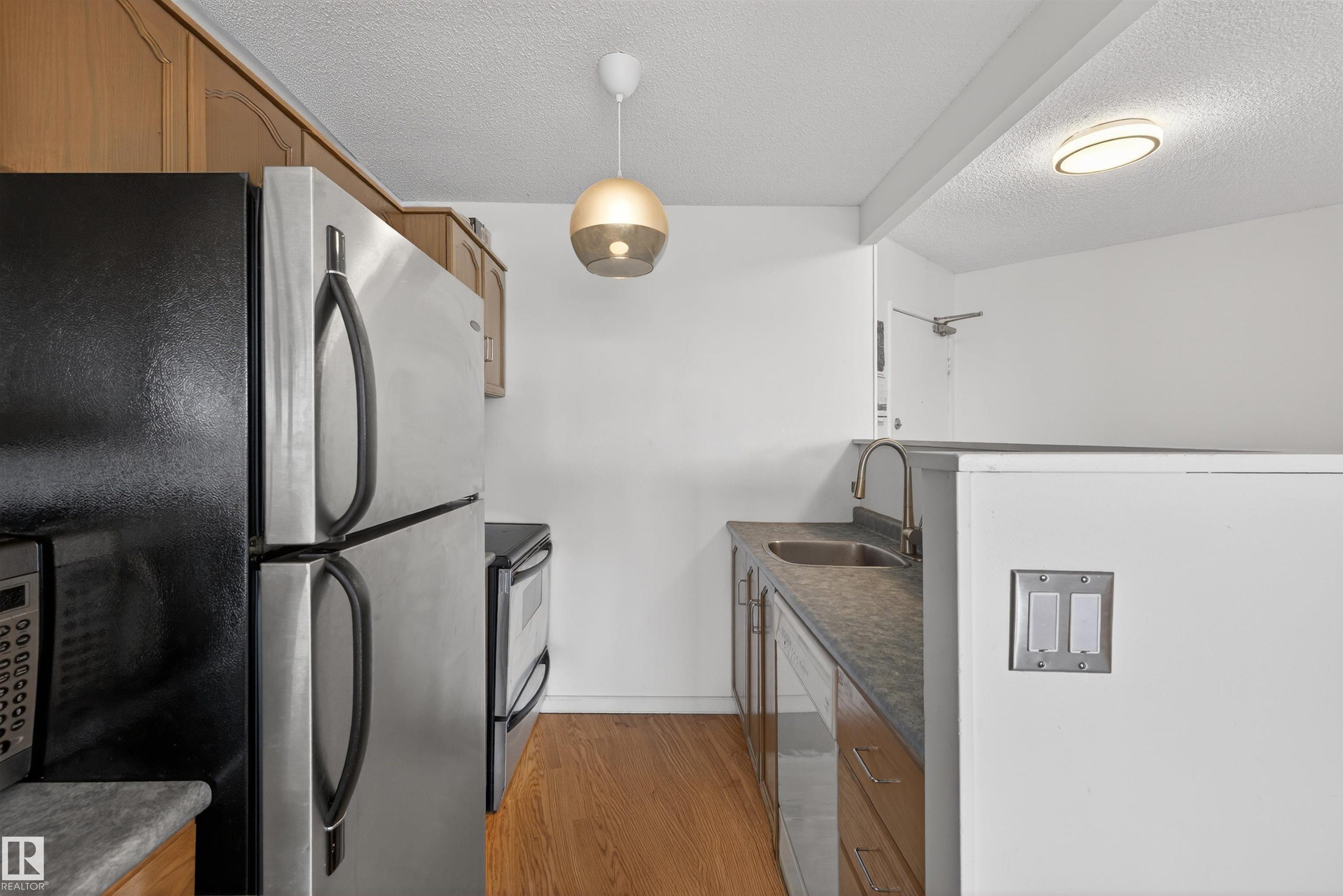 Photo 5 at 1608 - 10045 117 Street NW, Wîhkwêntôwin, Edmonton