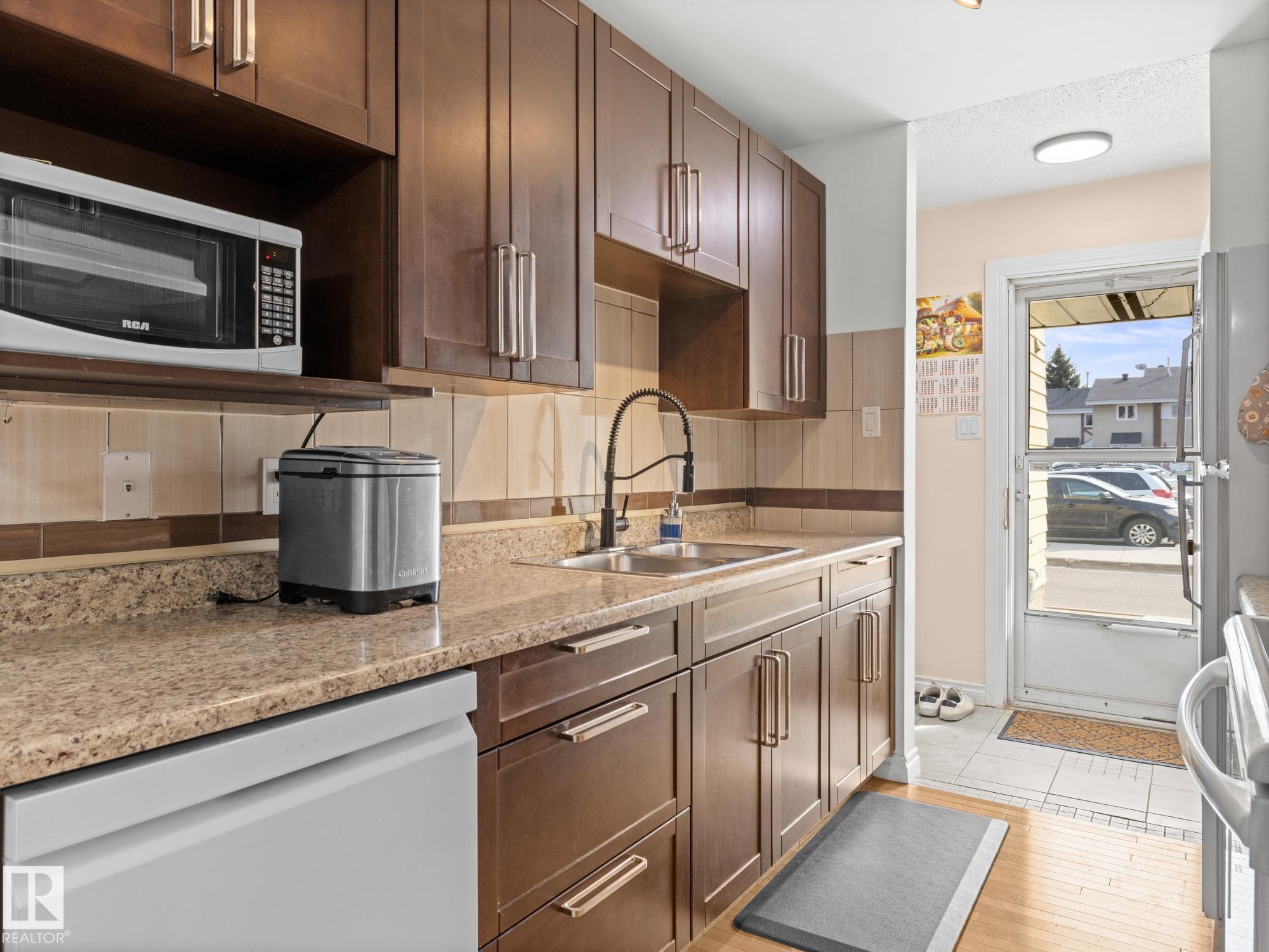 Photo 13 at 20E Callingwood Court NW, Callingwood North, Edmonton