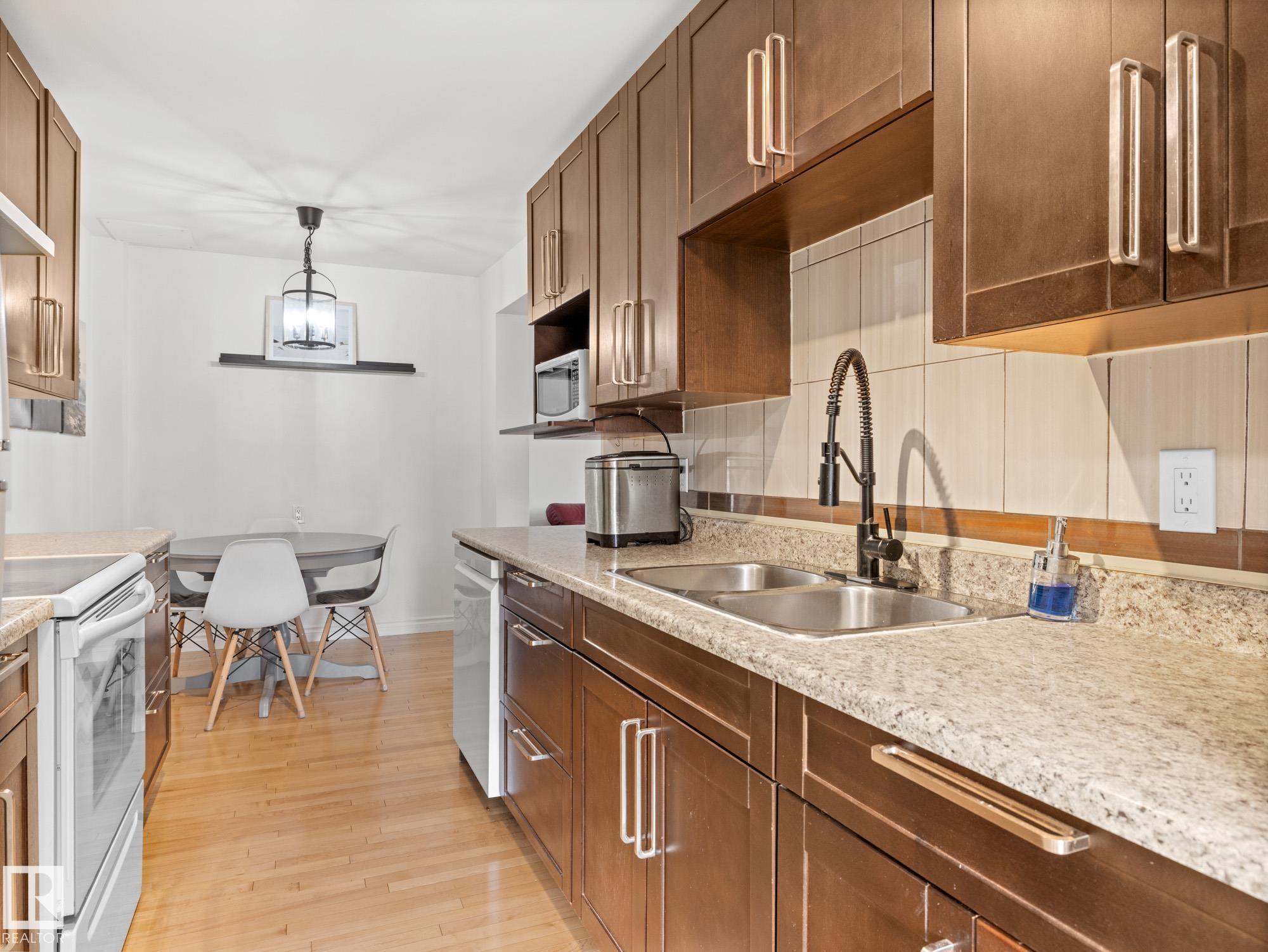 Photo 15 at 20E Callingwood Court NW, Callingwood North, Edmonton