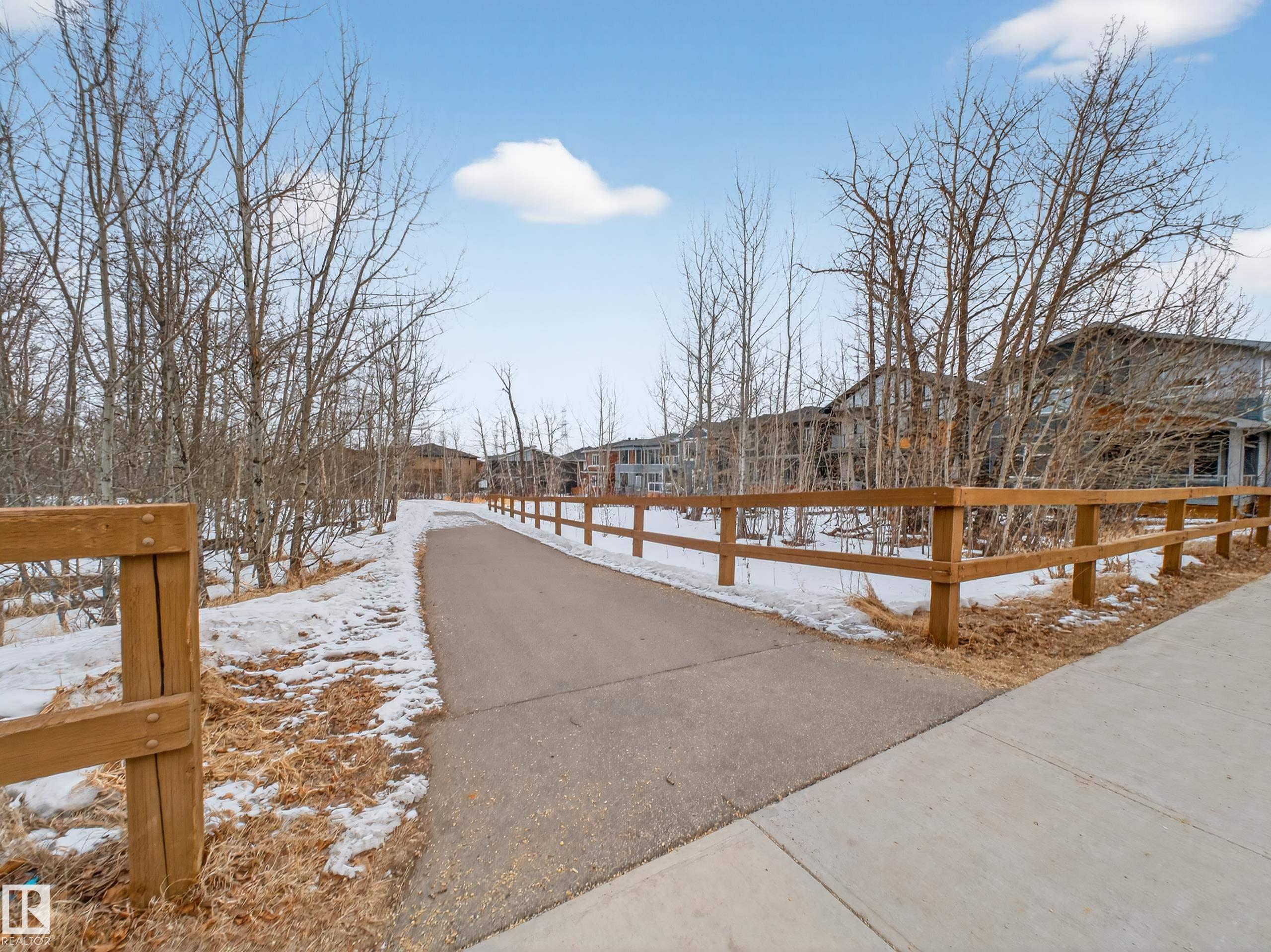 Photo 3 at 451 39 Street SW, Charlesworth, Edmonton