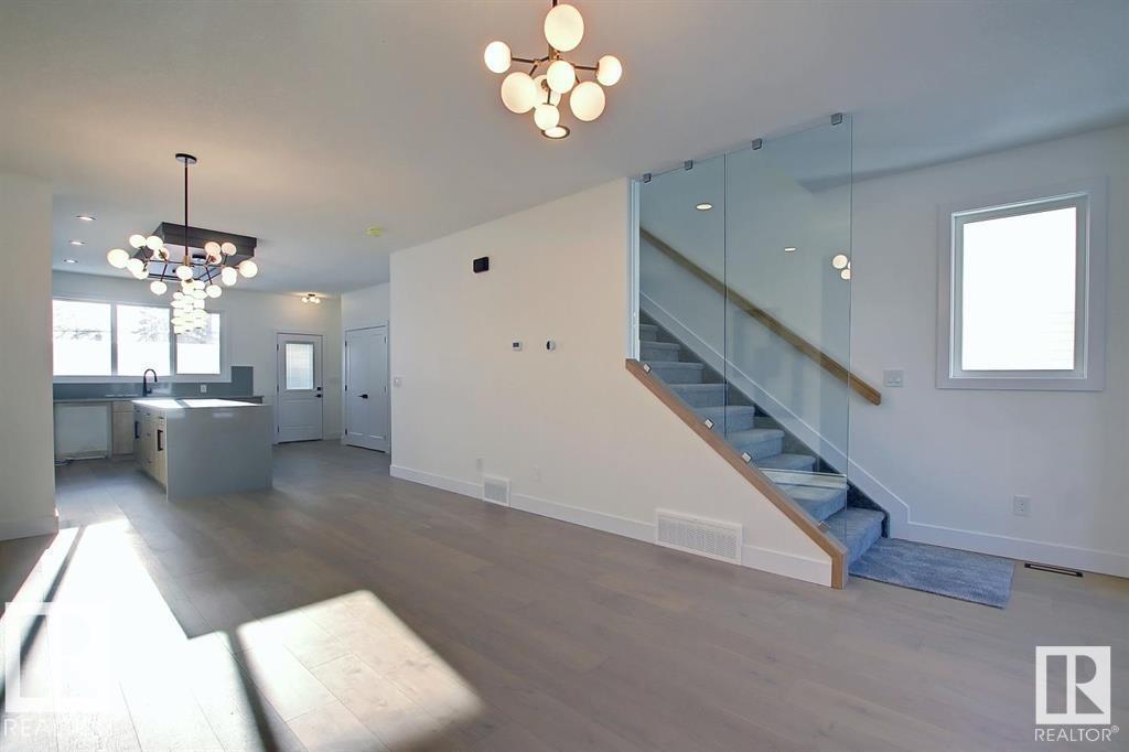 Photo 14 at 13909 107a Avenue NW, North Glenora, Edmonton