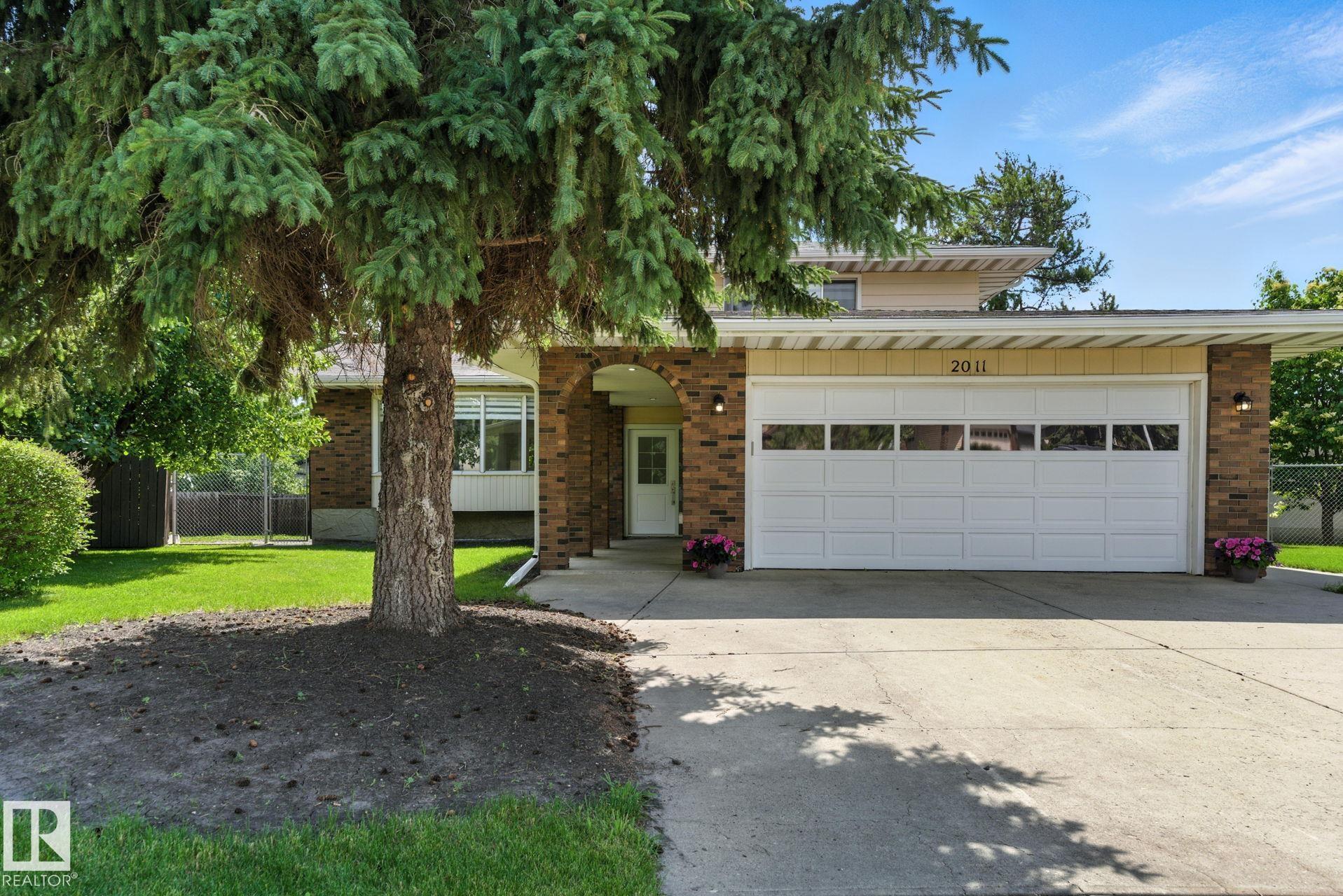 Photo 2 at 2011 89 Street NW, Satoo, Edmonton