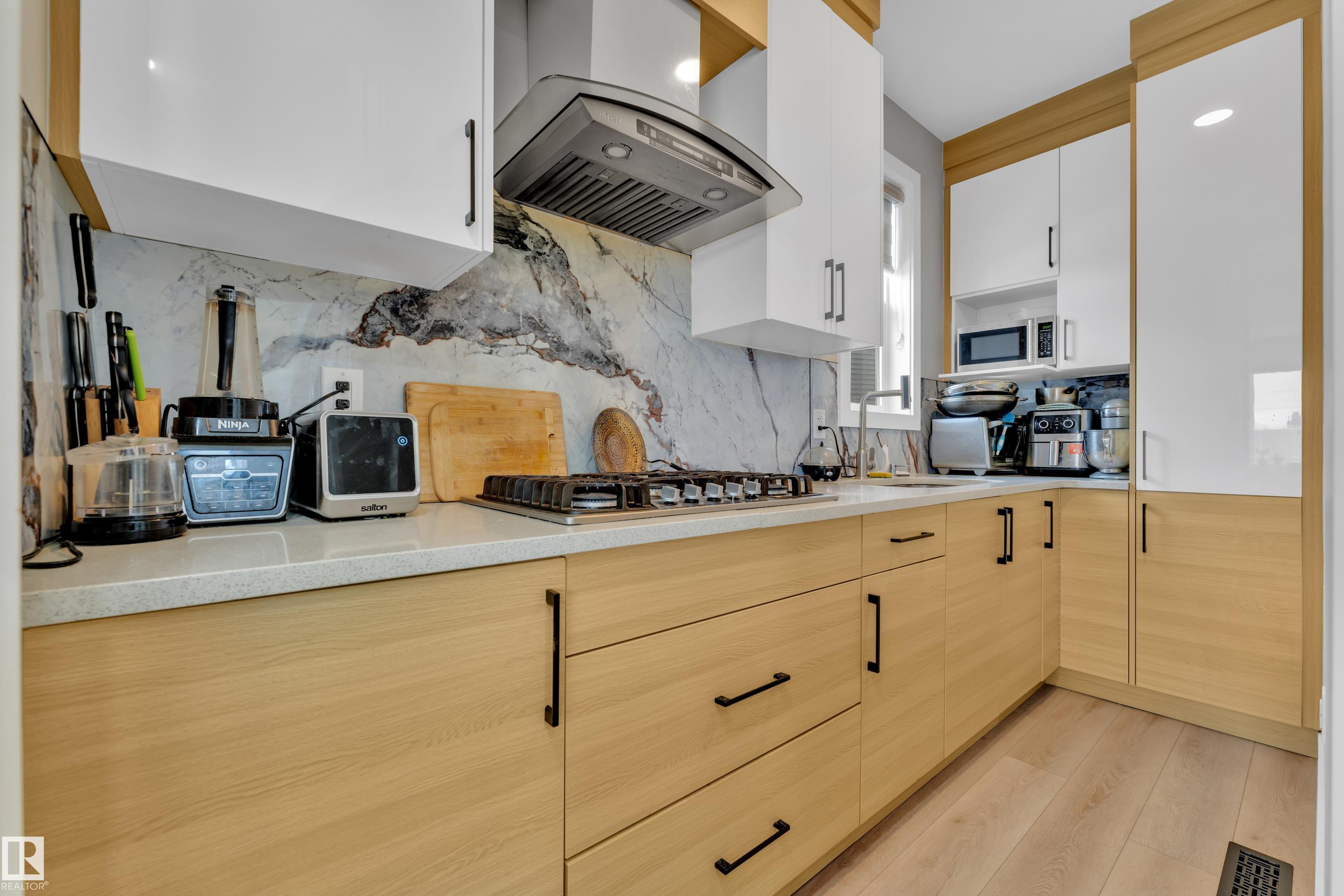 Photo 17 at 3003 4 Street NW, Maple Crest, Edmonton