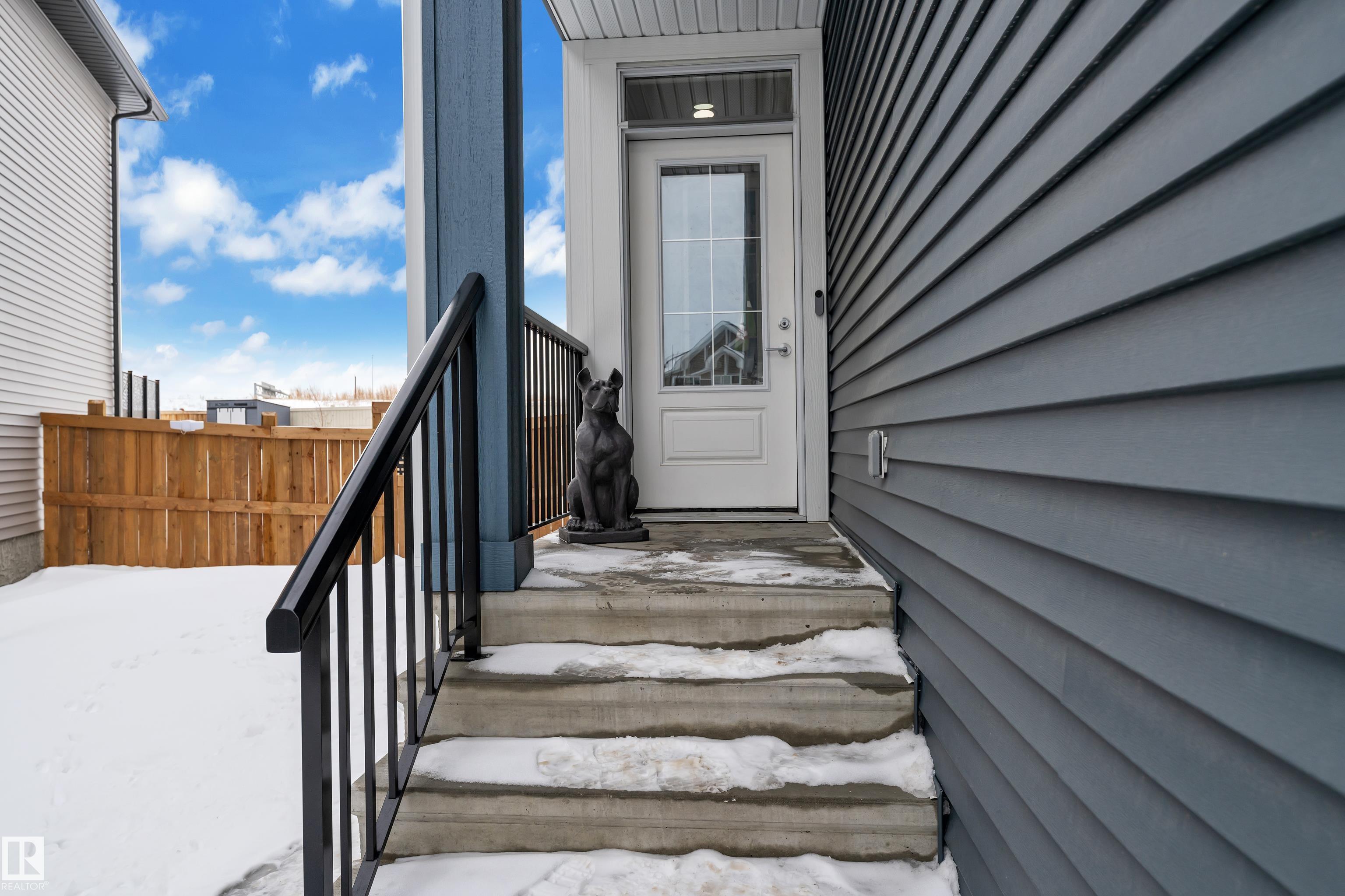 Photo 3 at 3003 4 Street NW, Maple Crest, Edmonton