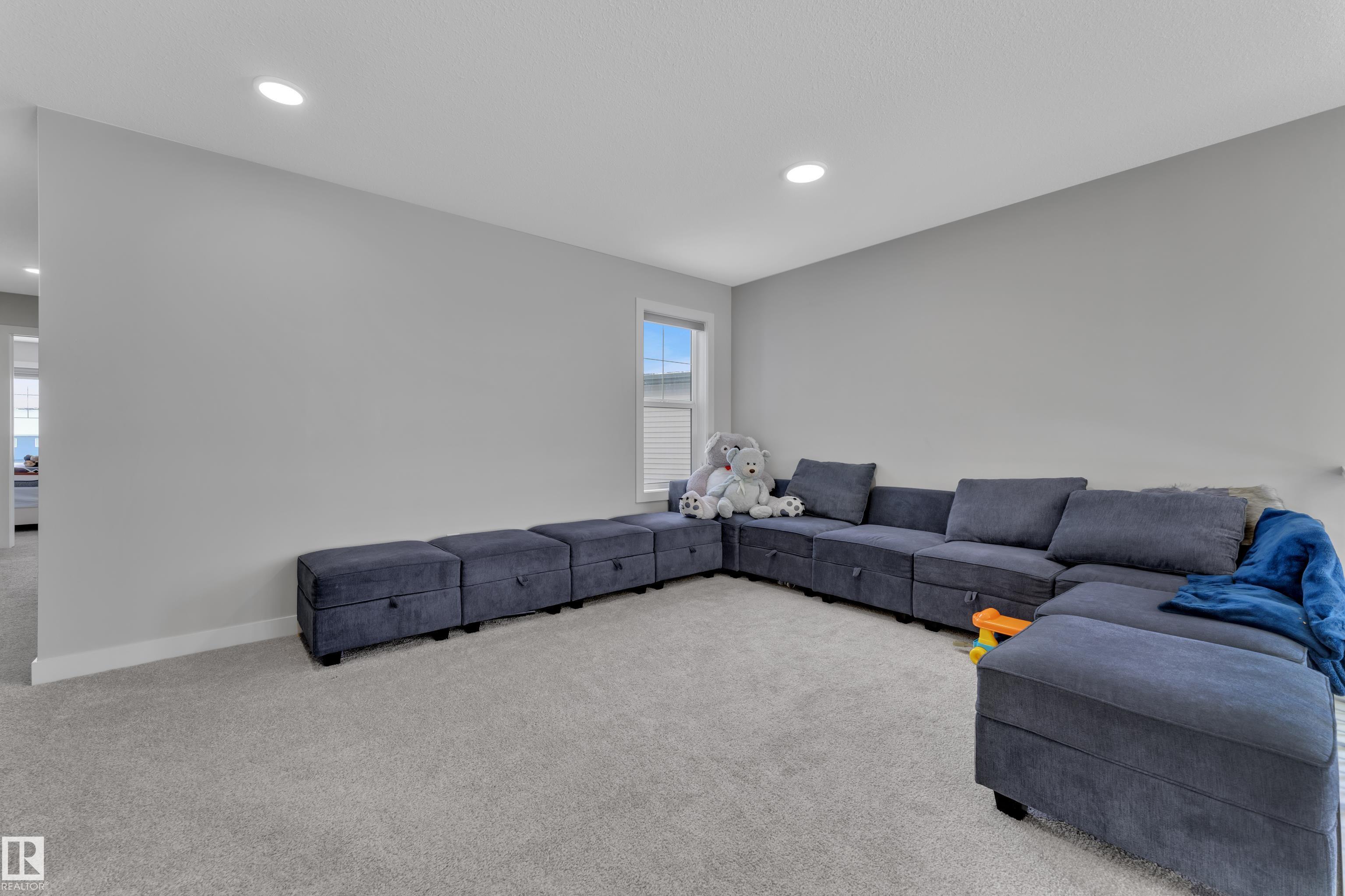 Photo 28 at 3003 4 Street NW, Maple Crest, Edmonton