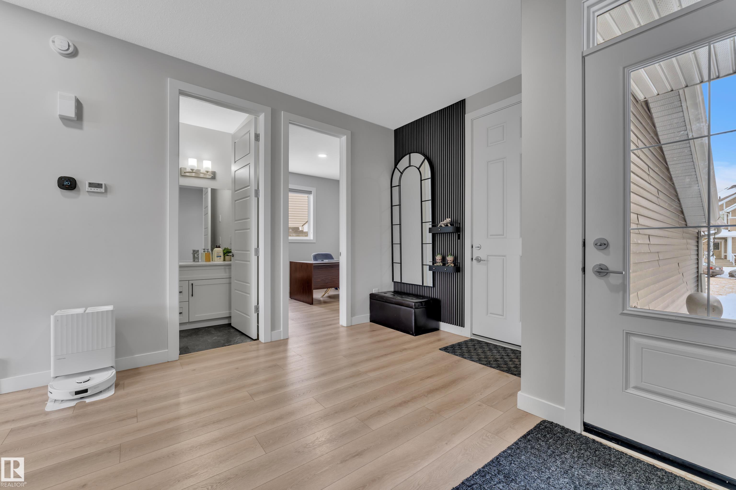 Photo 5 at 3003 4 Street NW, Maple Crest, Edmonton