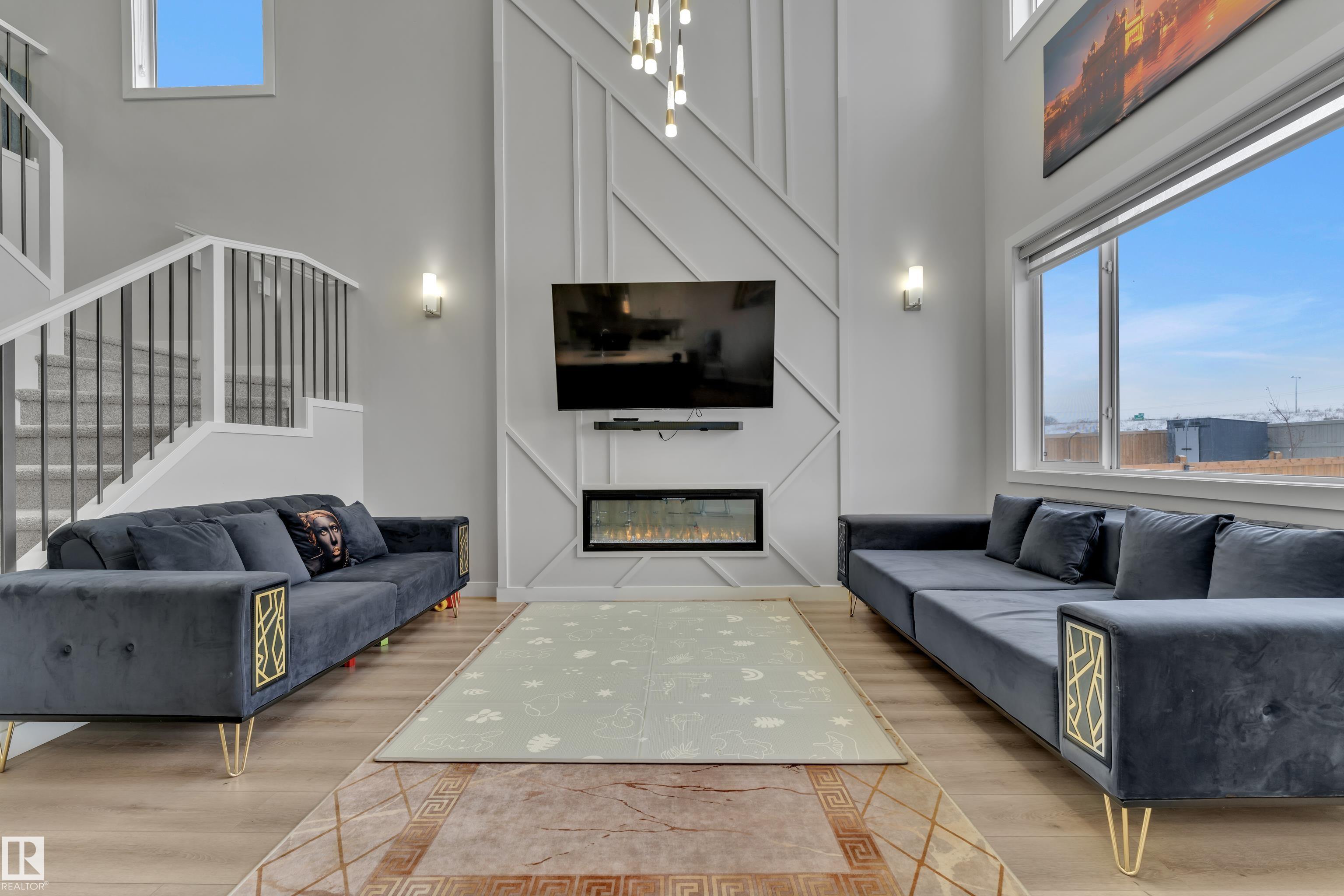 Photo 10 at 3003 4 Street NW, Maple Crest, Edmonton