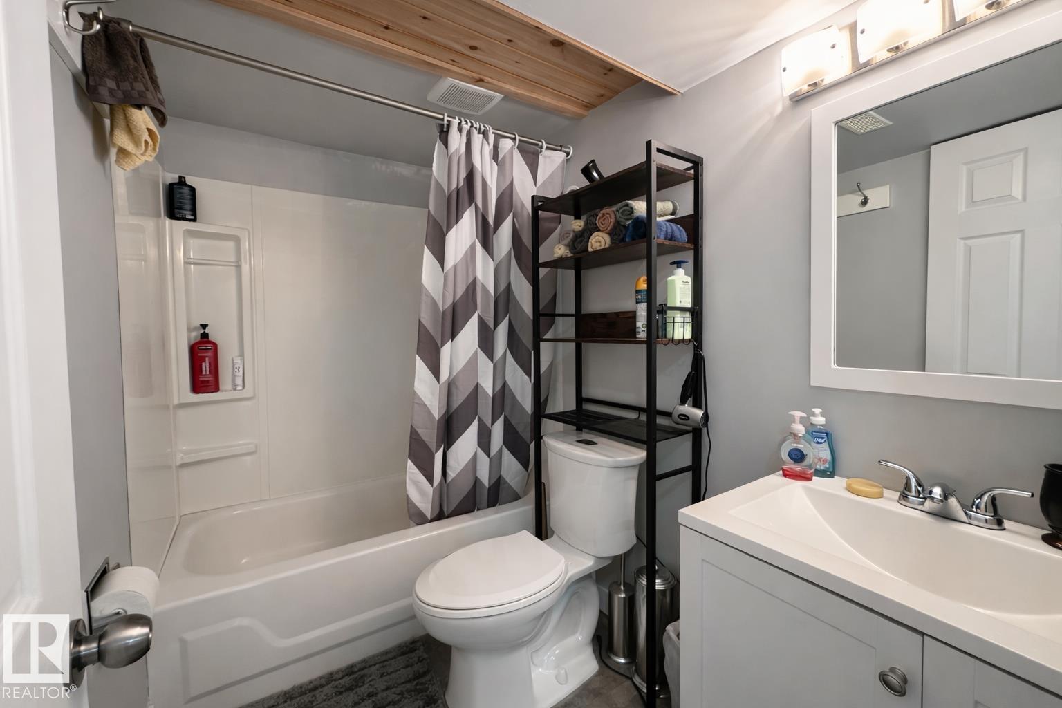 Photo 20 at 2111 146 Avenue NW, Fraser, Edmonton