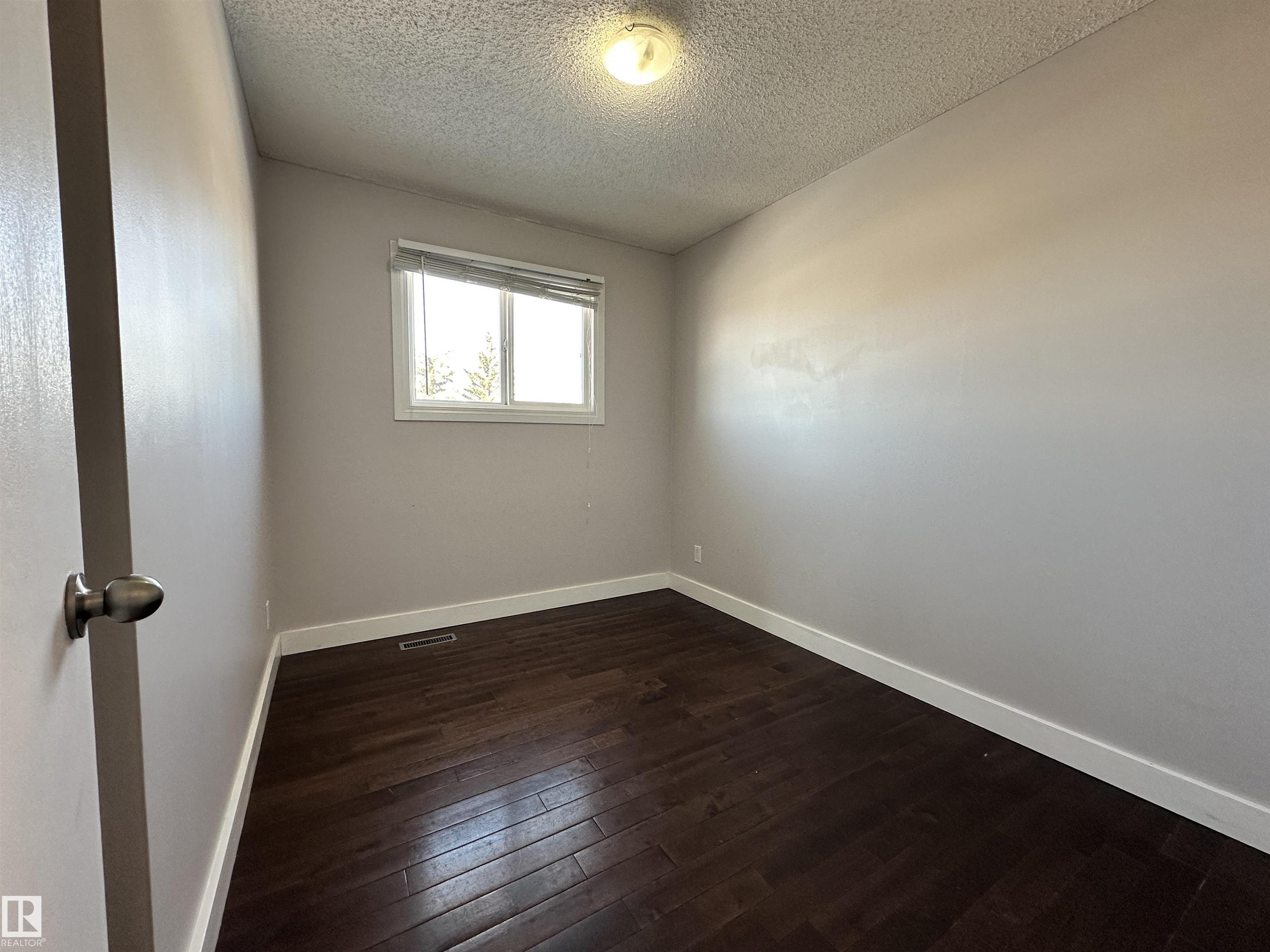 Photo 8 at 2111 146 Avenue NW, Fraser, Edmonton
