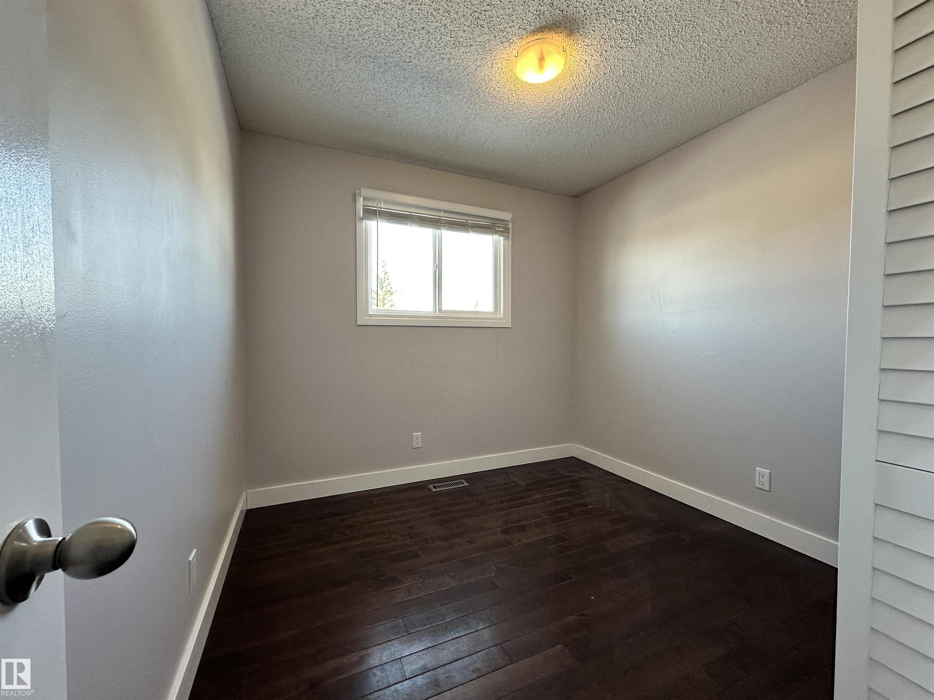 Photo 10 at 2111 146 Avenue NW, Fraser, Edmonton