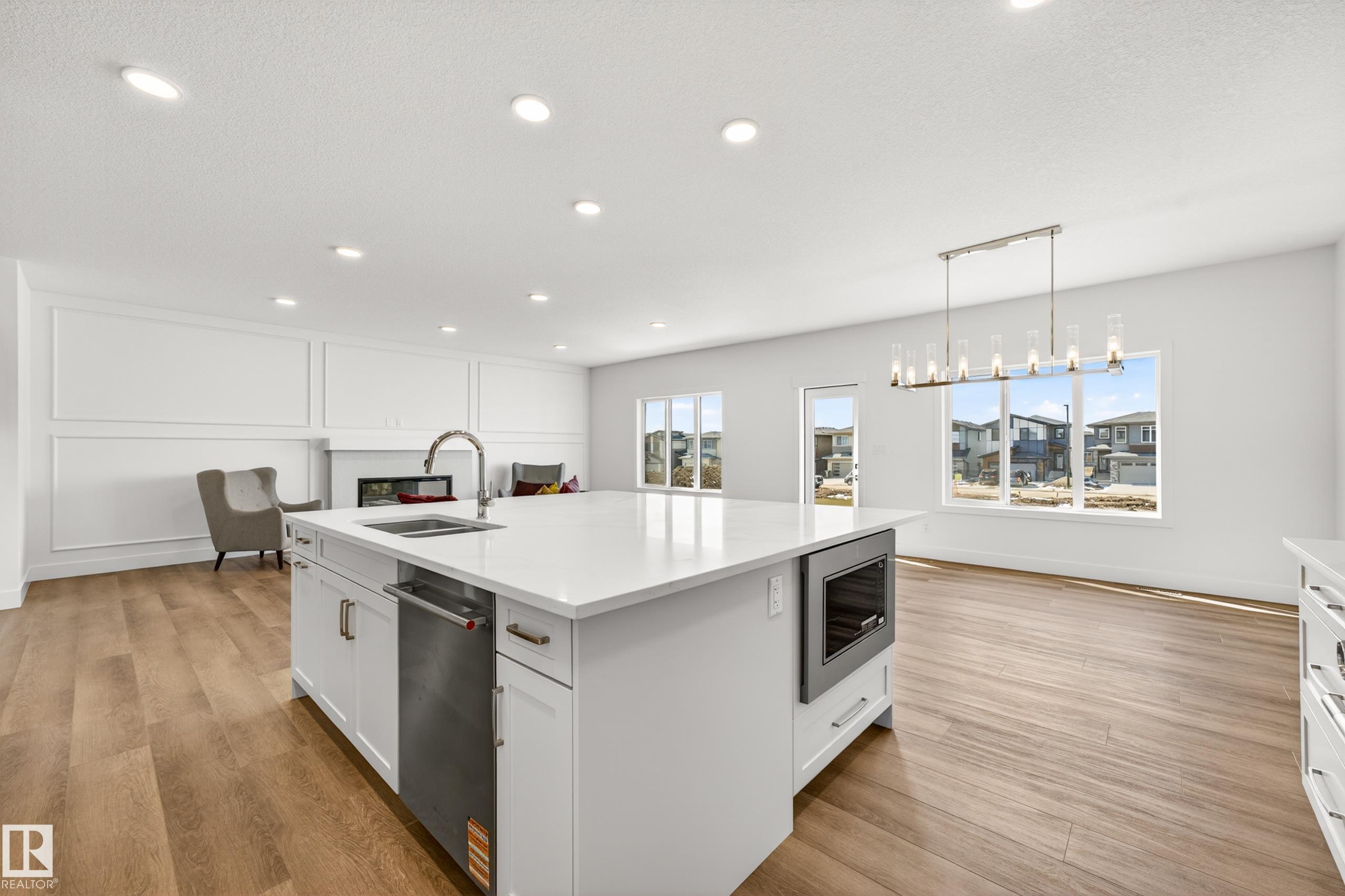 https://zimg.paragon.ice.com/ParagonImages/Property/PM/RAE/225391261/17/0/0/845c2090ae1024cb764d296d2dc3c75c/1/2c4592ad47c109e4aae2fa9425d987de/225391261-79c1ef6e-9431-47da-b7ce-f1af34a22bb6.JPG