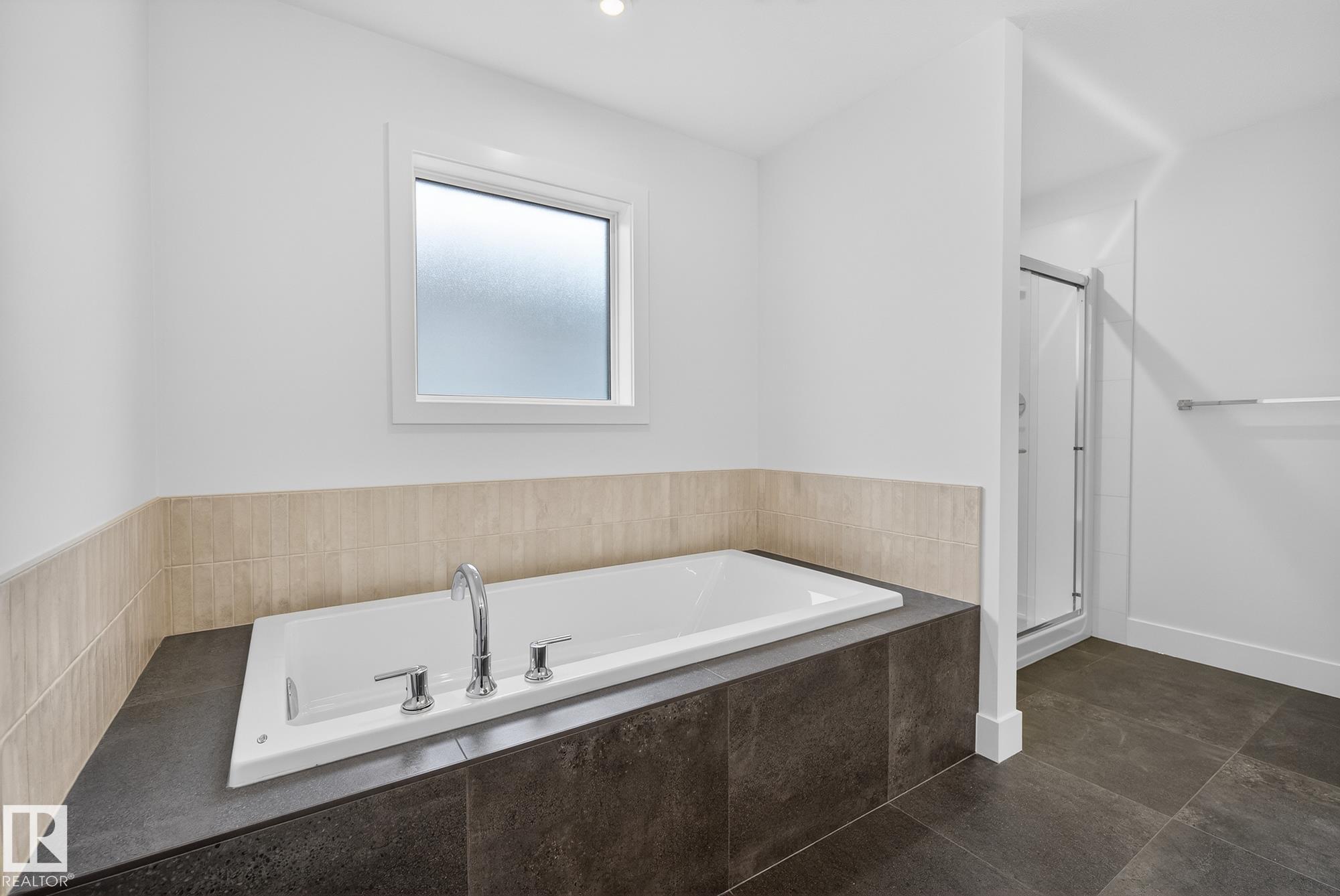 https://zimg.paragon.ice.com/ParagonImages/Property/PM/RAE/225391261/35/0/0/9d5273812a9a8ade8607de4d4a30c609/1/2c4592ad47c109e4aae2fa9425d987de/225391261-f99defc3-b7bb-4fcf-bf81-277bc7a9ab05.JPG