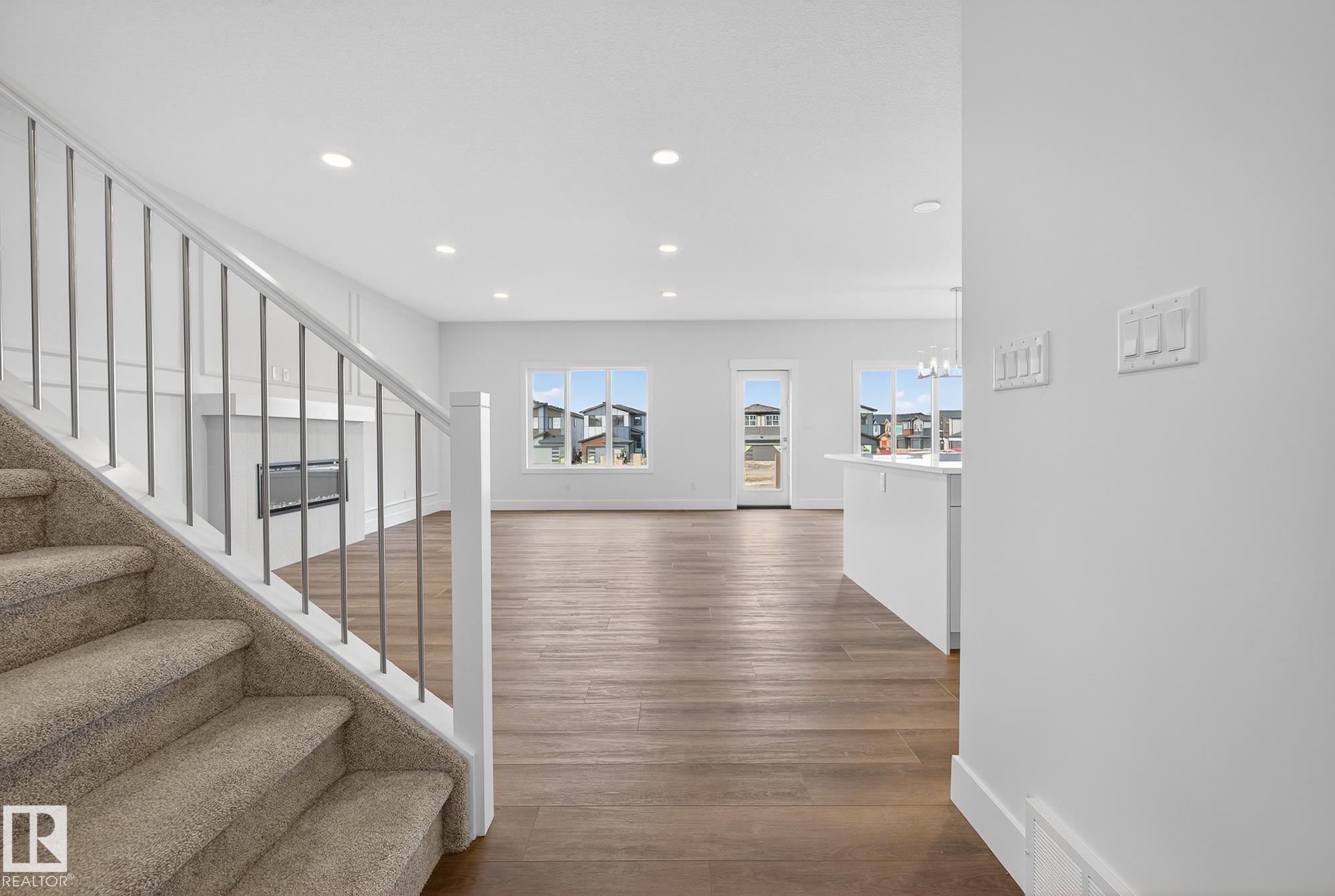 Photo 6 at 7091 Kiviaq Crescent SW, Keswick, Edmonton