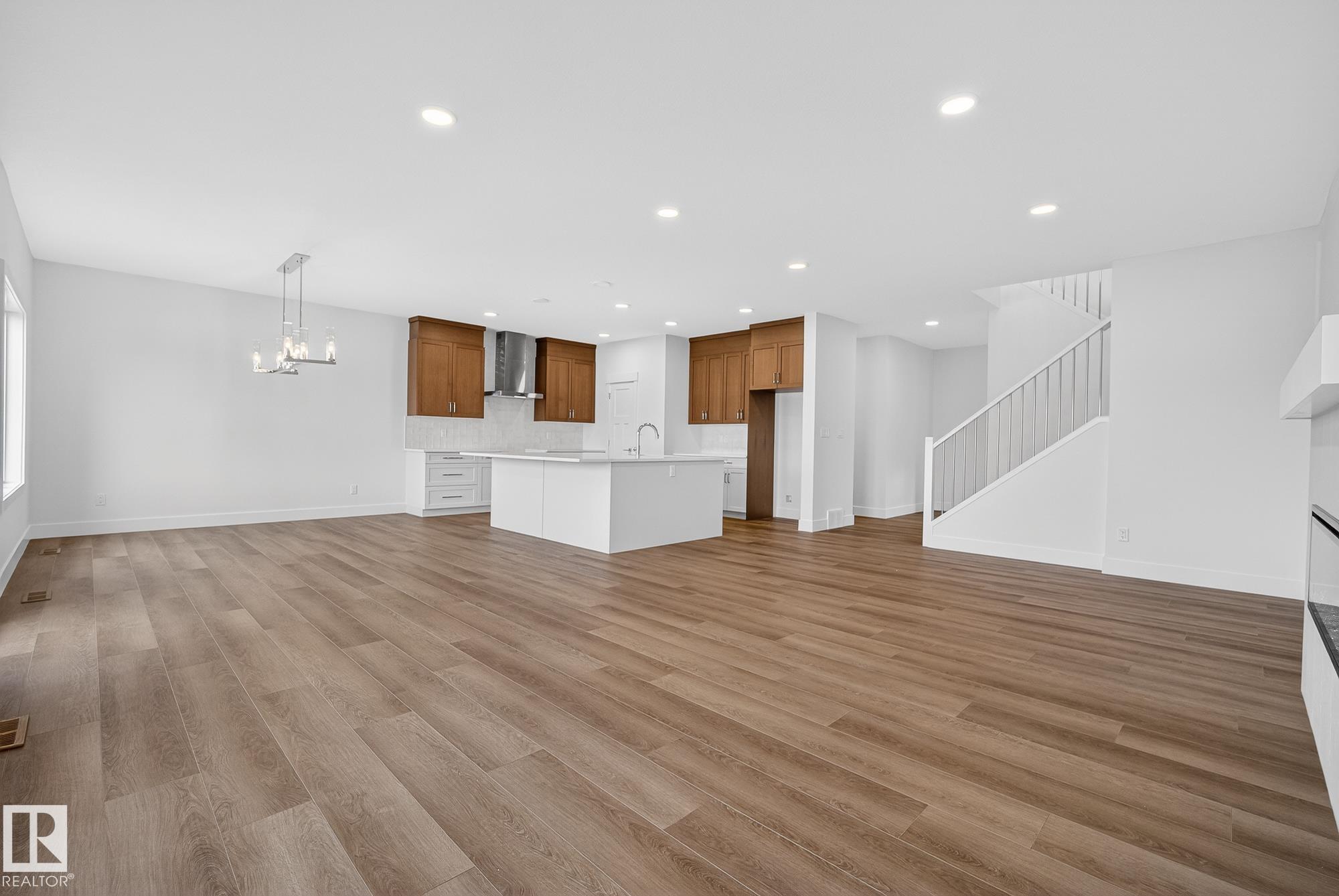 Photo 8 at 7091 Kiviaq Crescent SW, Keswick, Edmonton