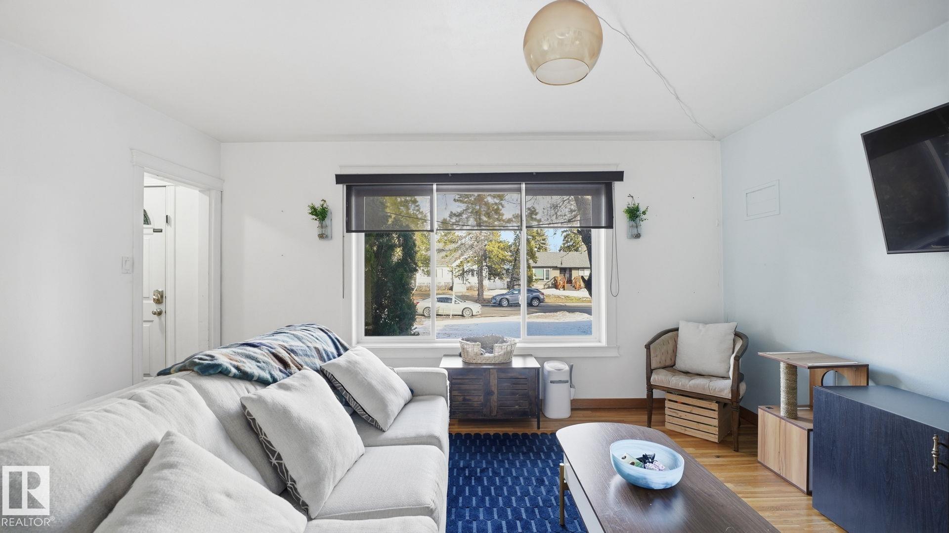 Photo 10 at 10922 117 Street NW, Queen Mary Park, Edmonton