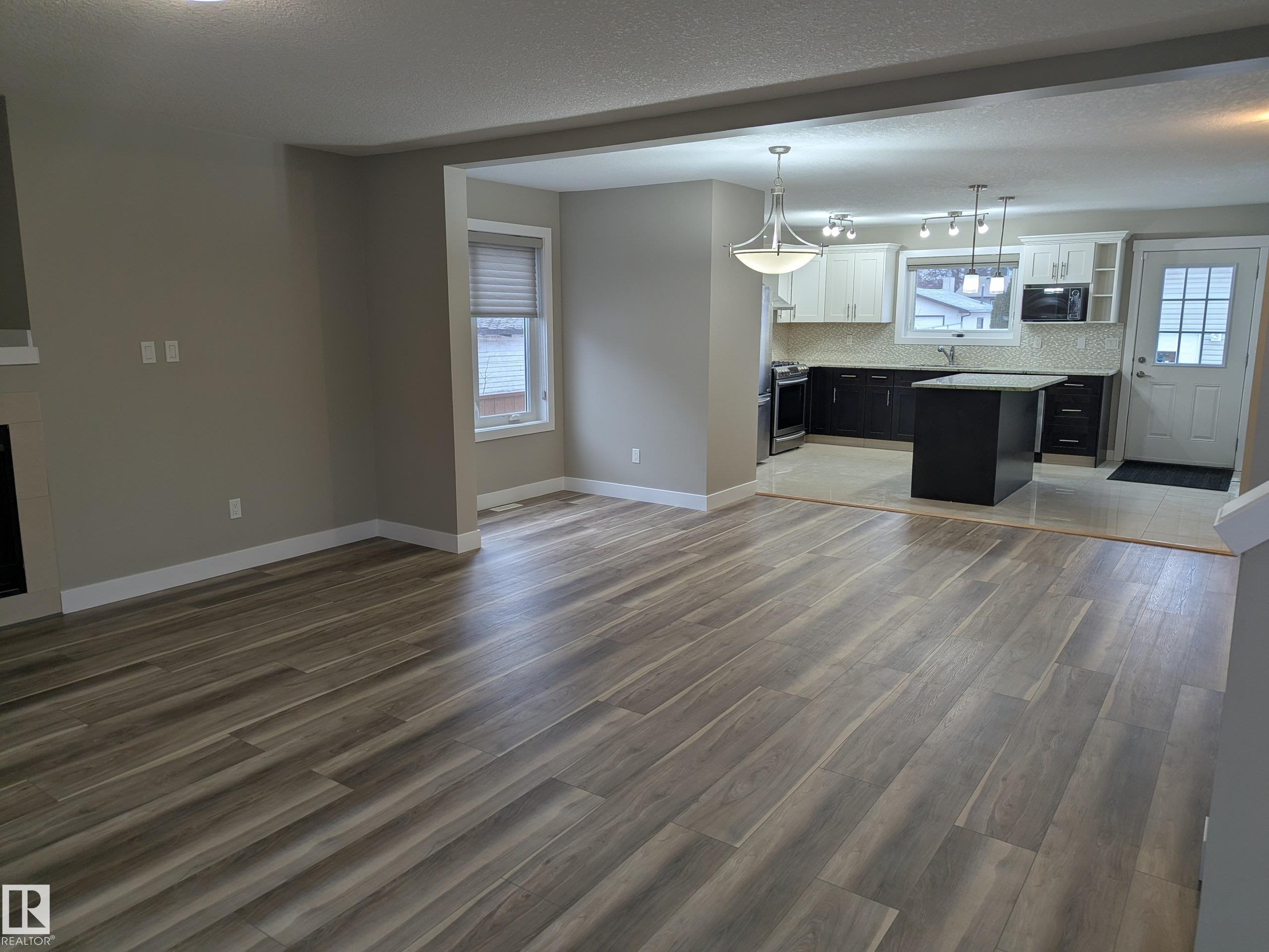 Photo 3 at 9742 153 Street NW, West Jasper Place, Edmonton