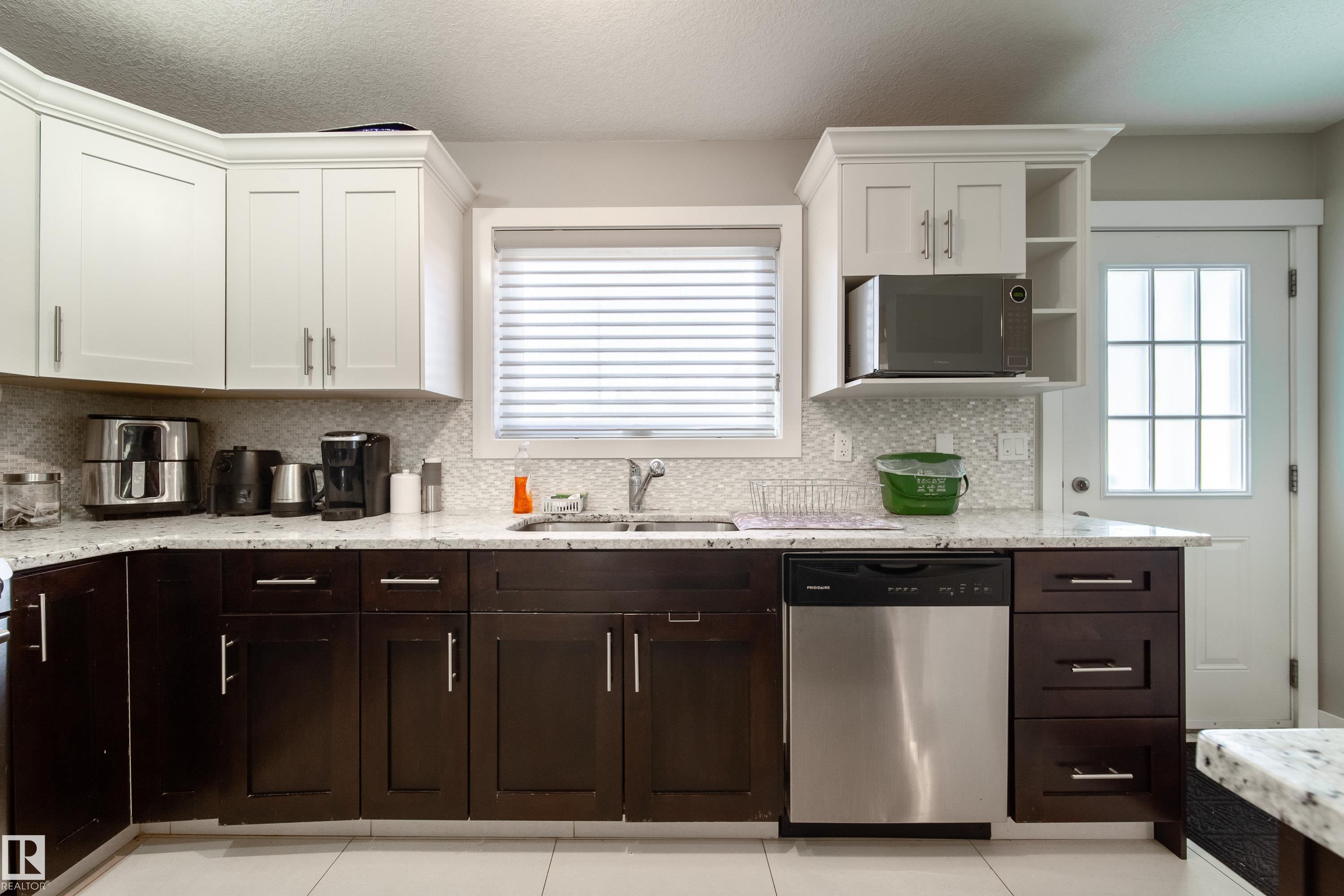 Photo 9 at 9742 153 Street NW, West Jasper Place, Edmonton